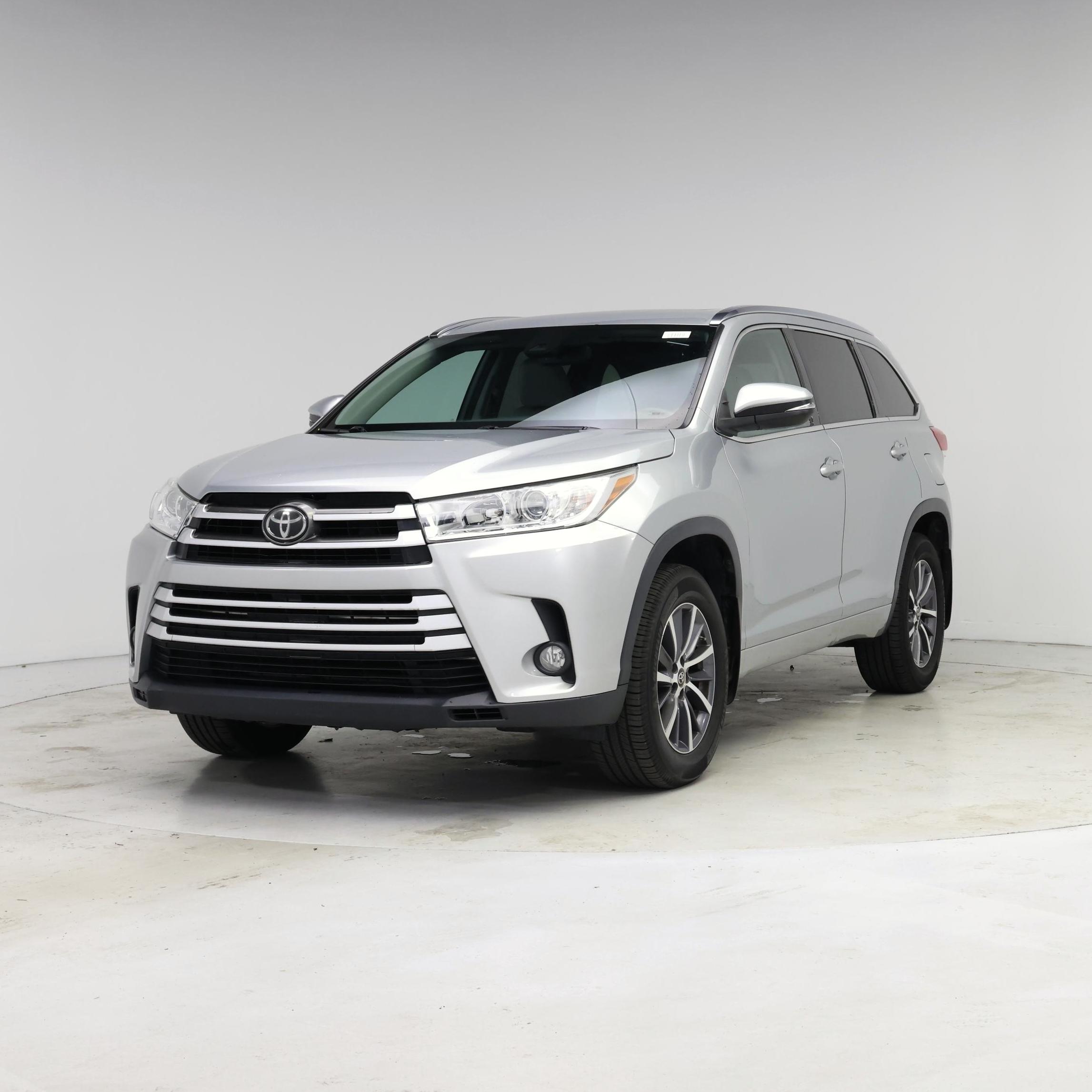 Thumbnail: 2017 Toyota Highlander - 4