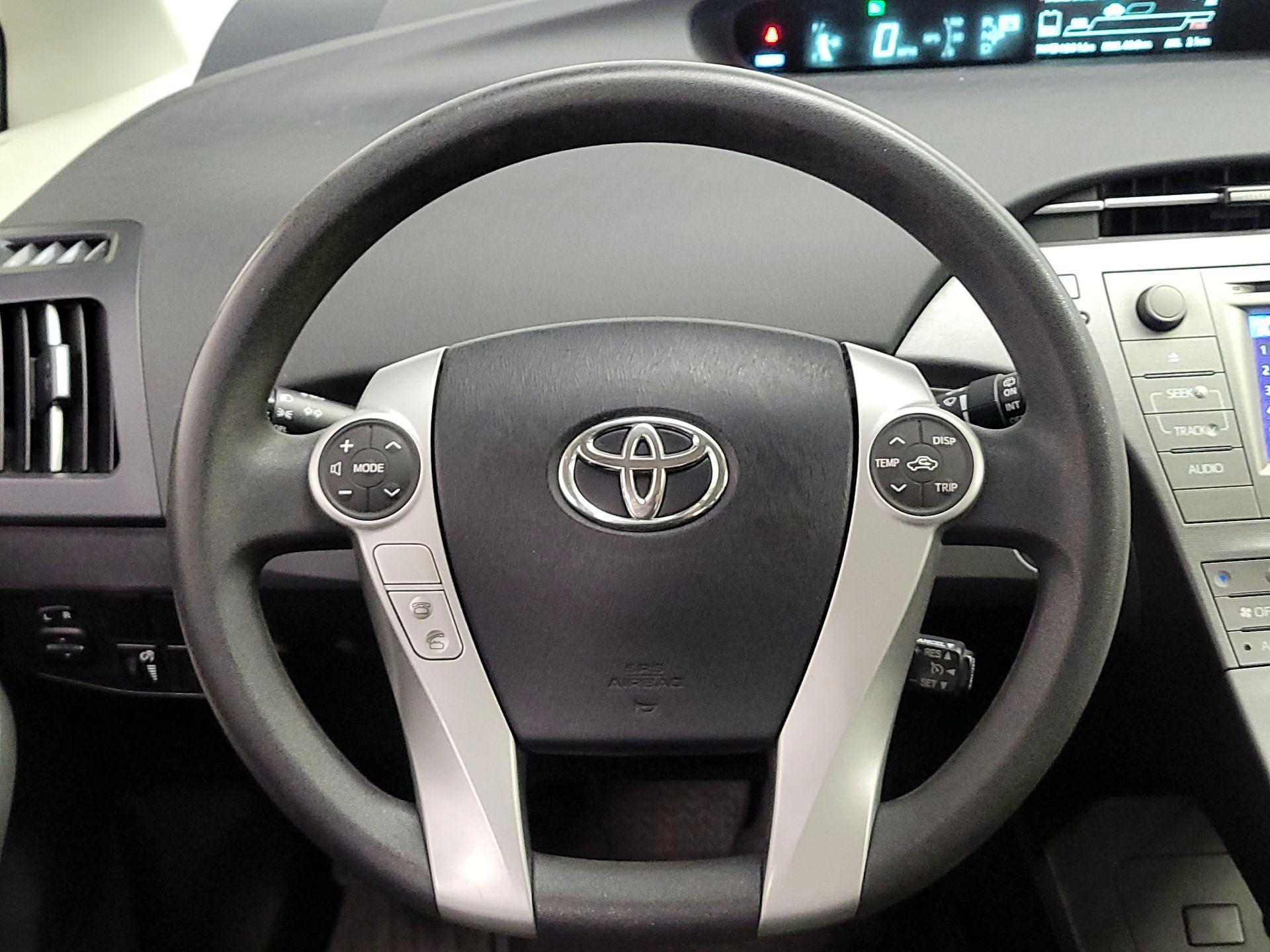 Thumbnail: 2014 Toyota Prius - 10