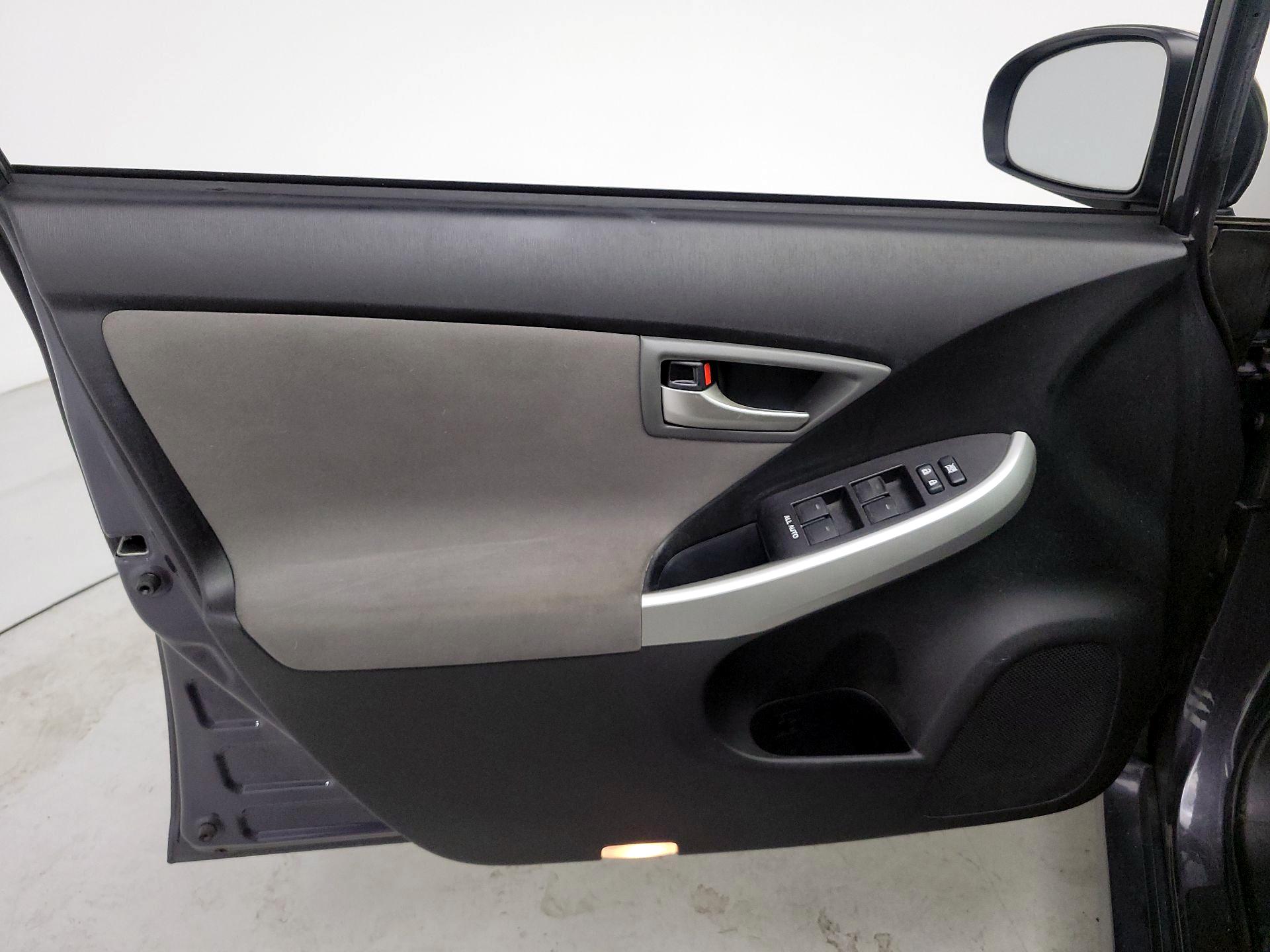 Thumbnail: 2014 Toyota Prius - 12