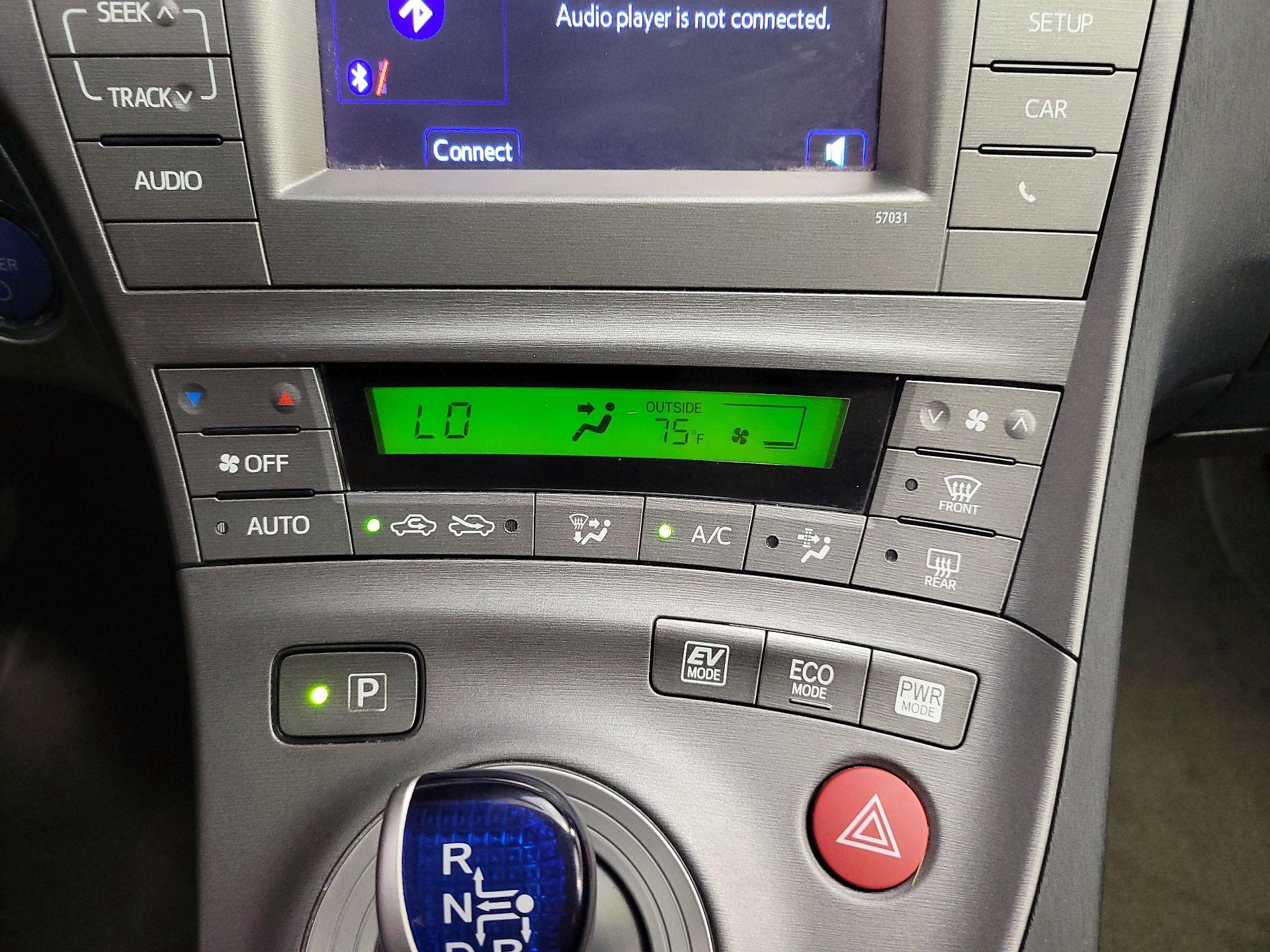 Thumbnail: 2014 Toyota Prius - 15