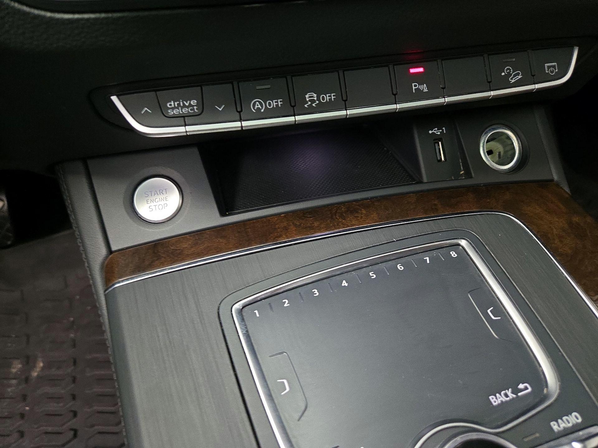 Thumbnail: 2019 Audi Q5 - 19
