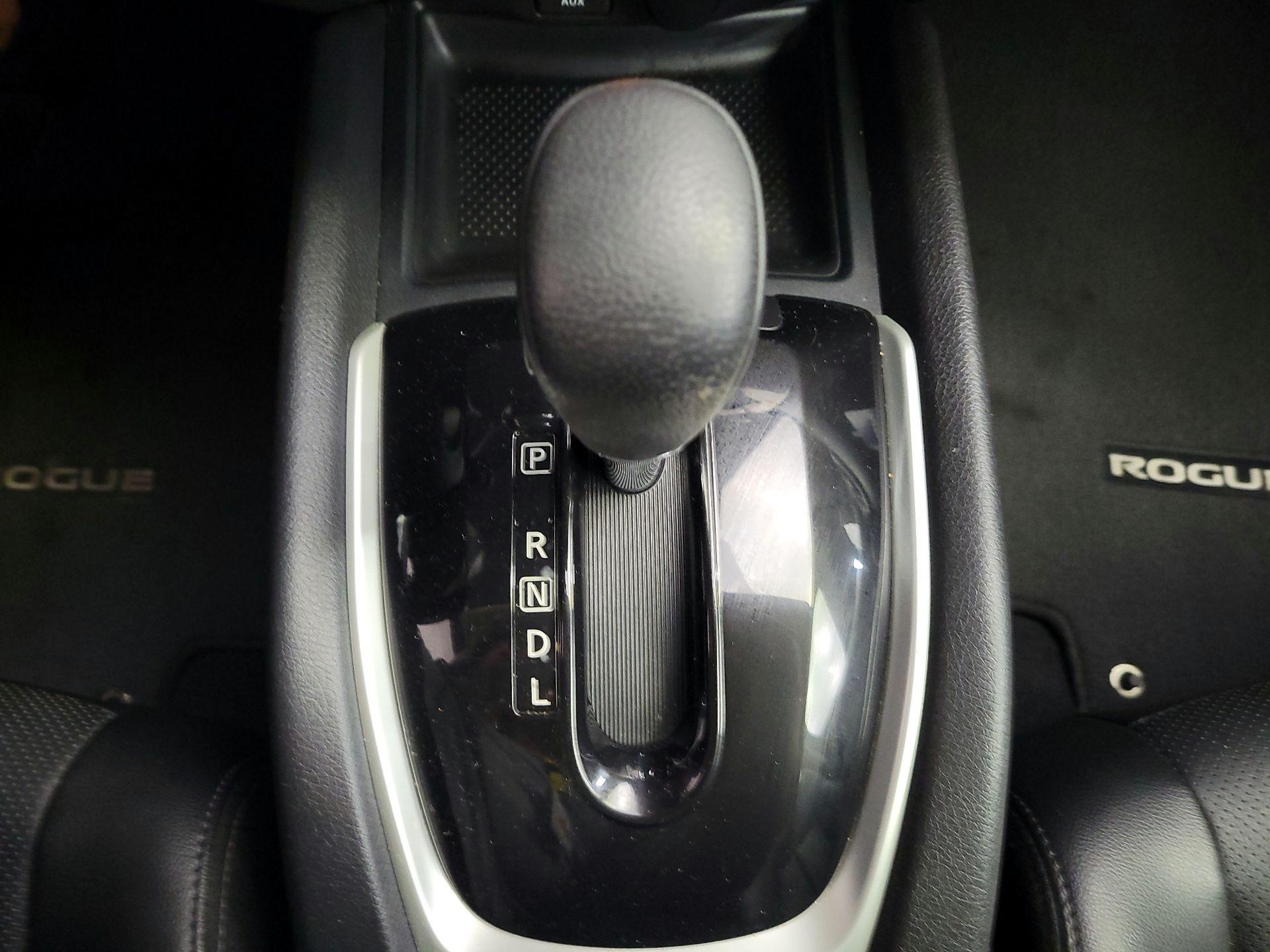 Thumbnail: 2016 Nissan Rogue - 18
