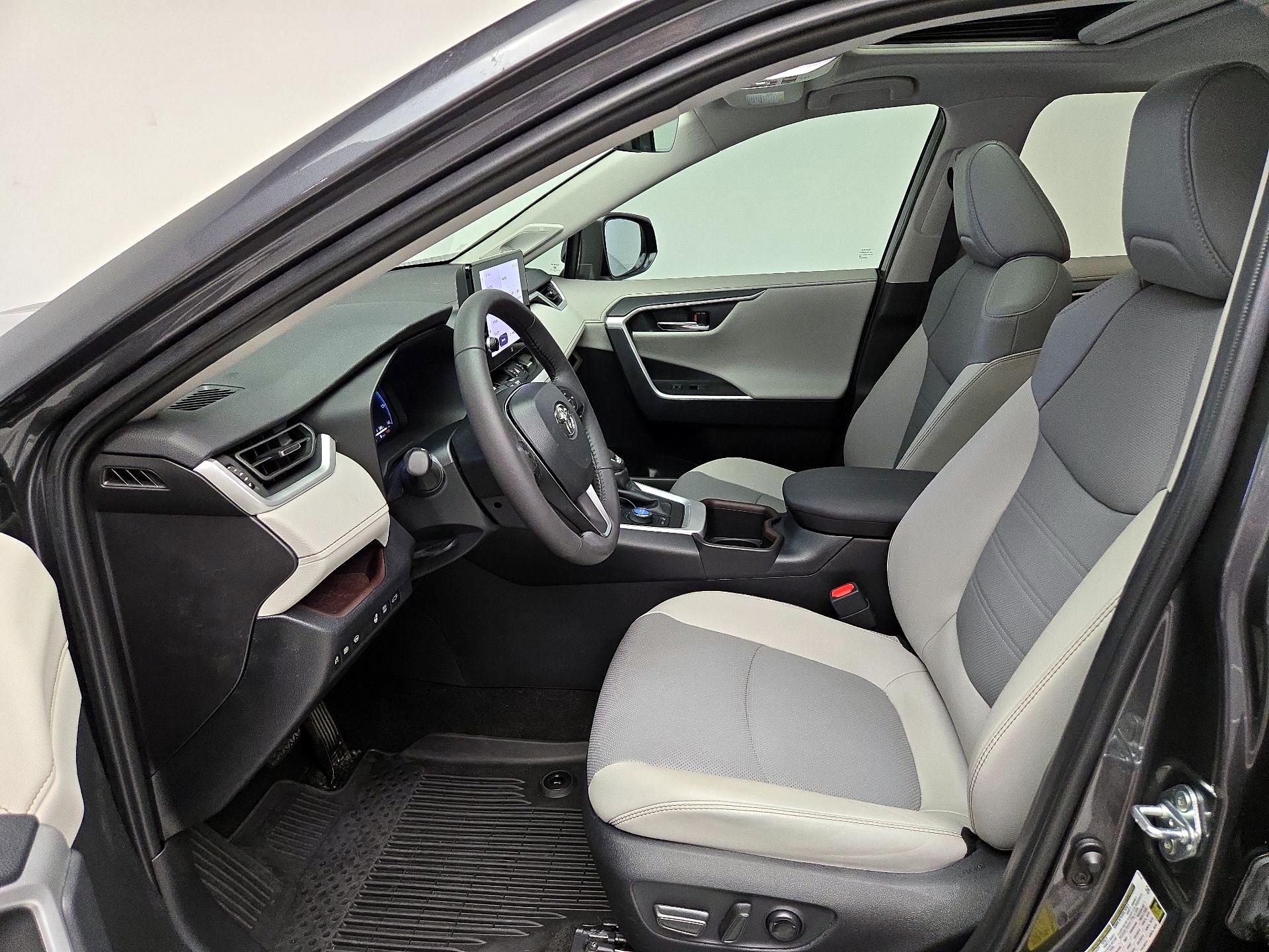 Thumbnail: 2024 Toyota RAV4 - 11