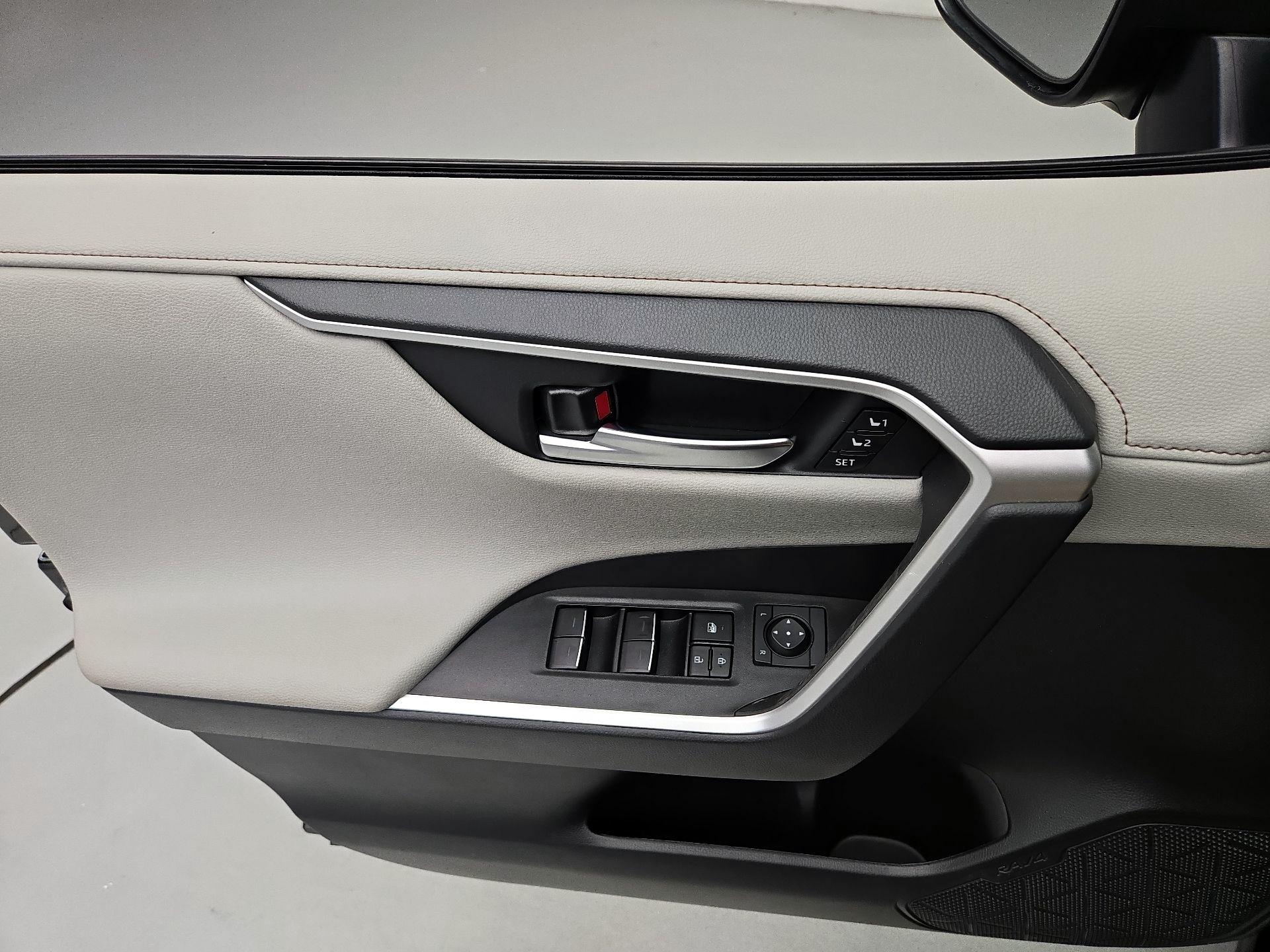 Thumbnail: 2024 Toyota RAV4 - 12