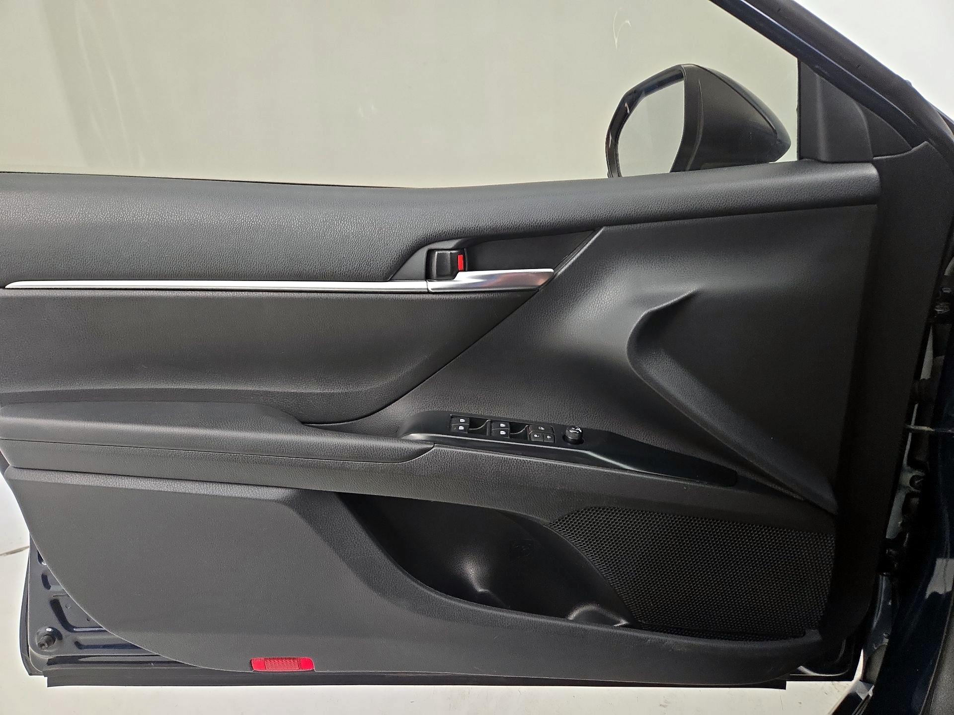 Thumbnail: 2020 Toyota Camry - 12