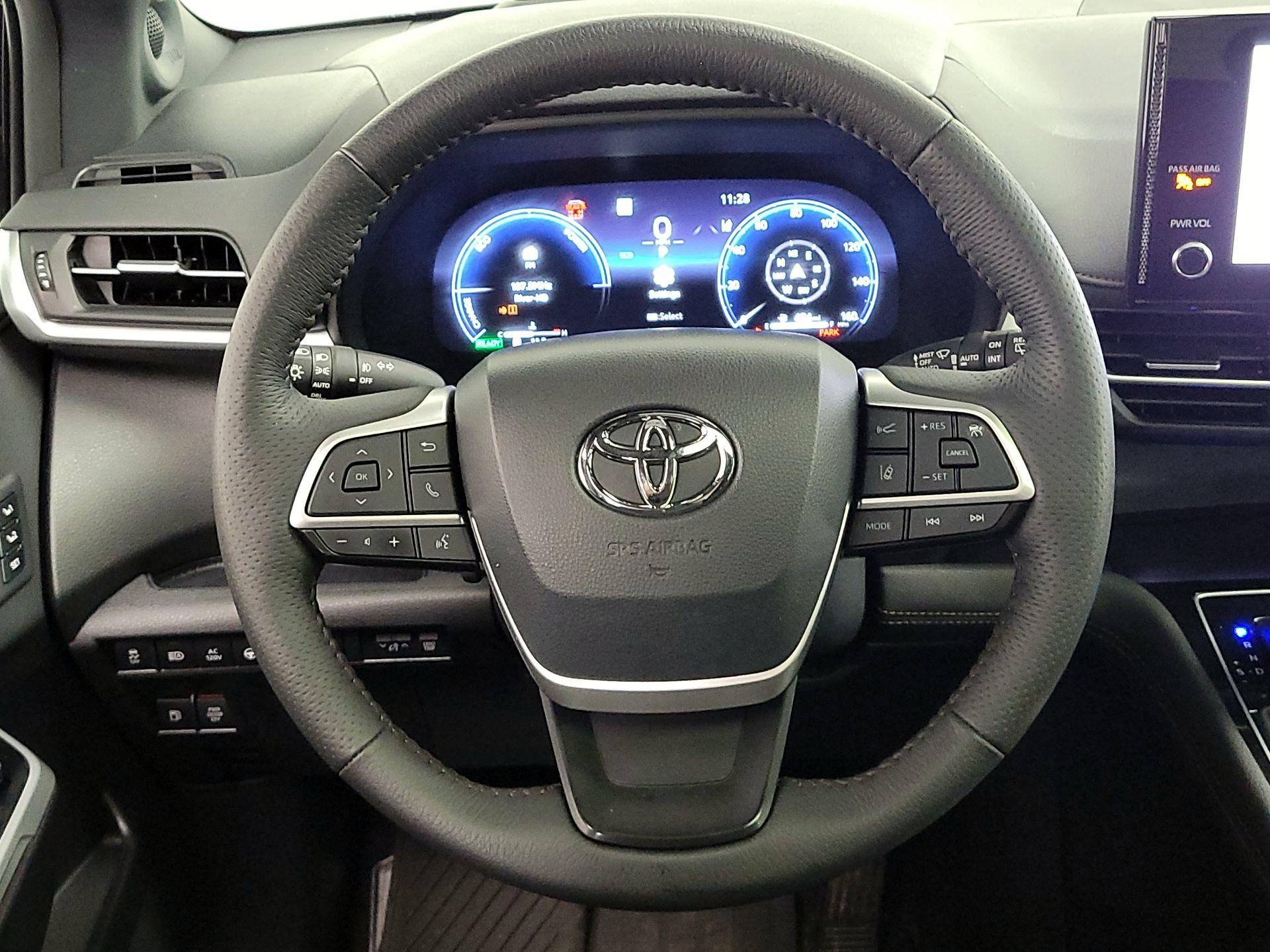Thumbnail: 2025 Toyota Sienna - 10