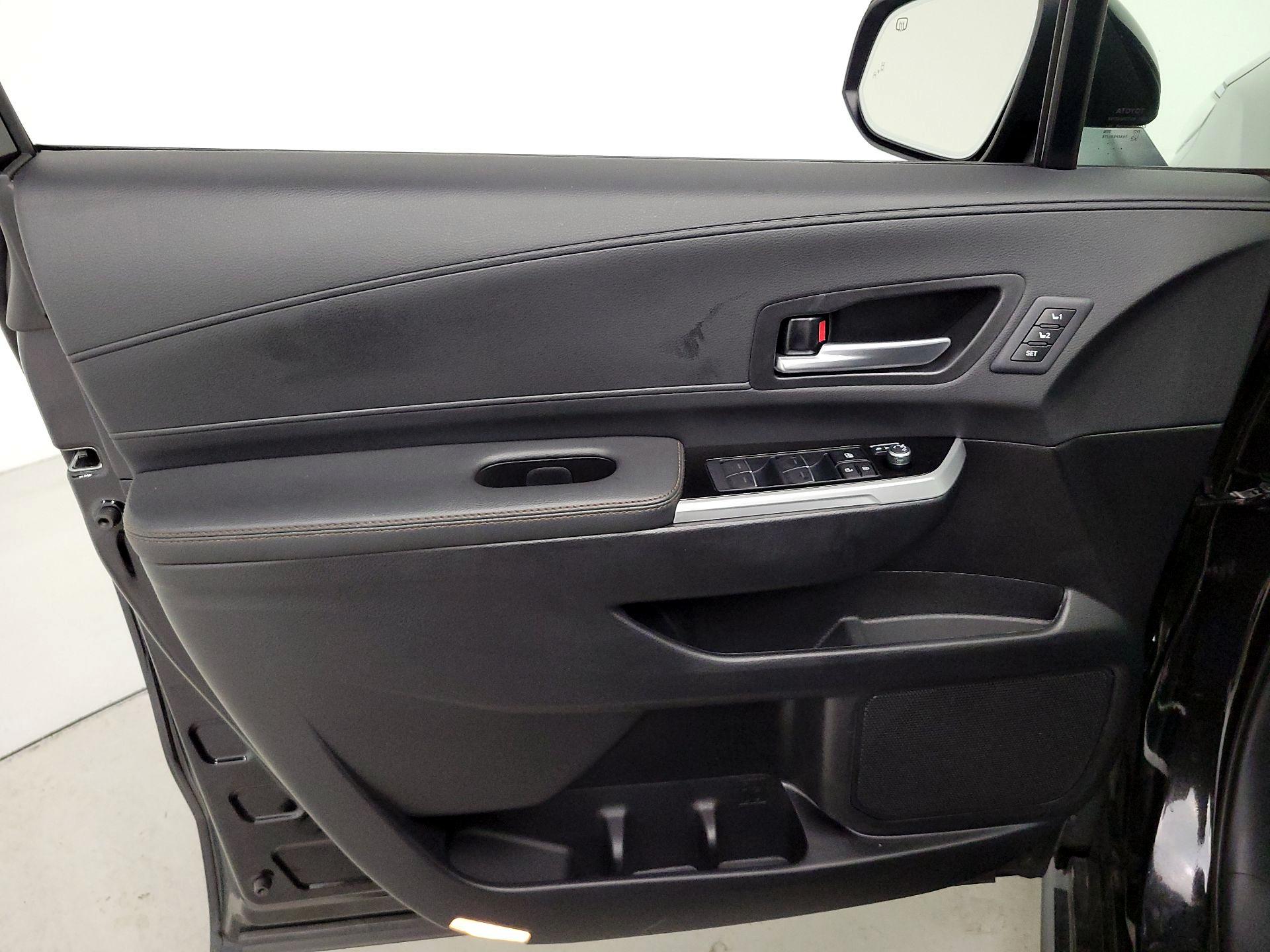 Thumbnail: 2025 Toyota Sienna - 12