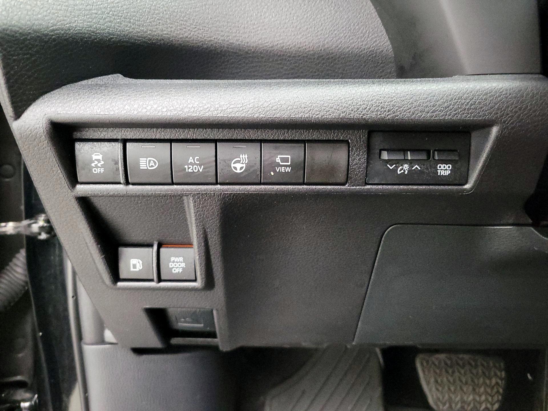 Thumbnail: 2025 Toyota Sienna - 13