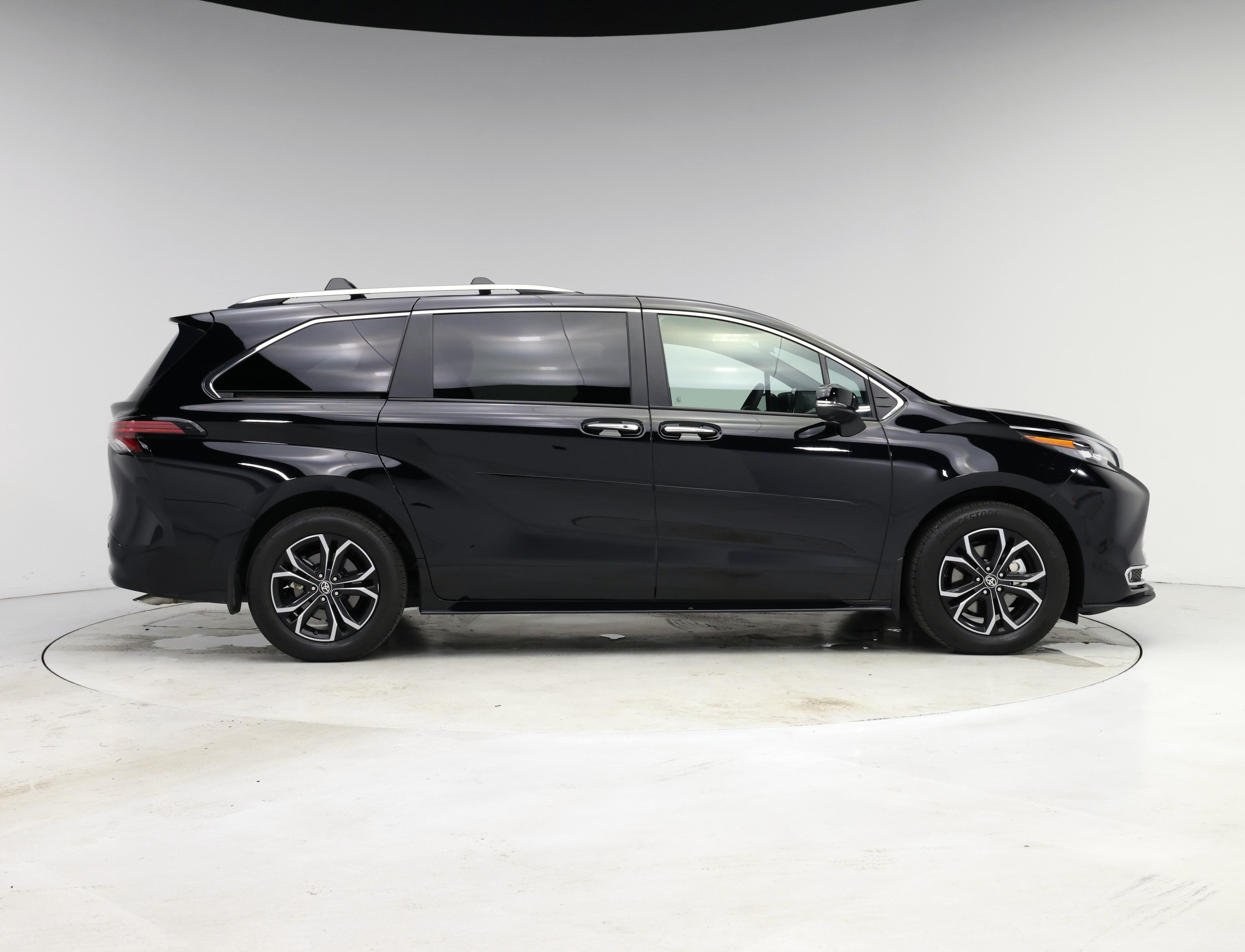 Thumbnail: 2025 Toyota Sienna - 7