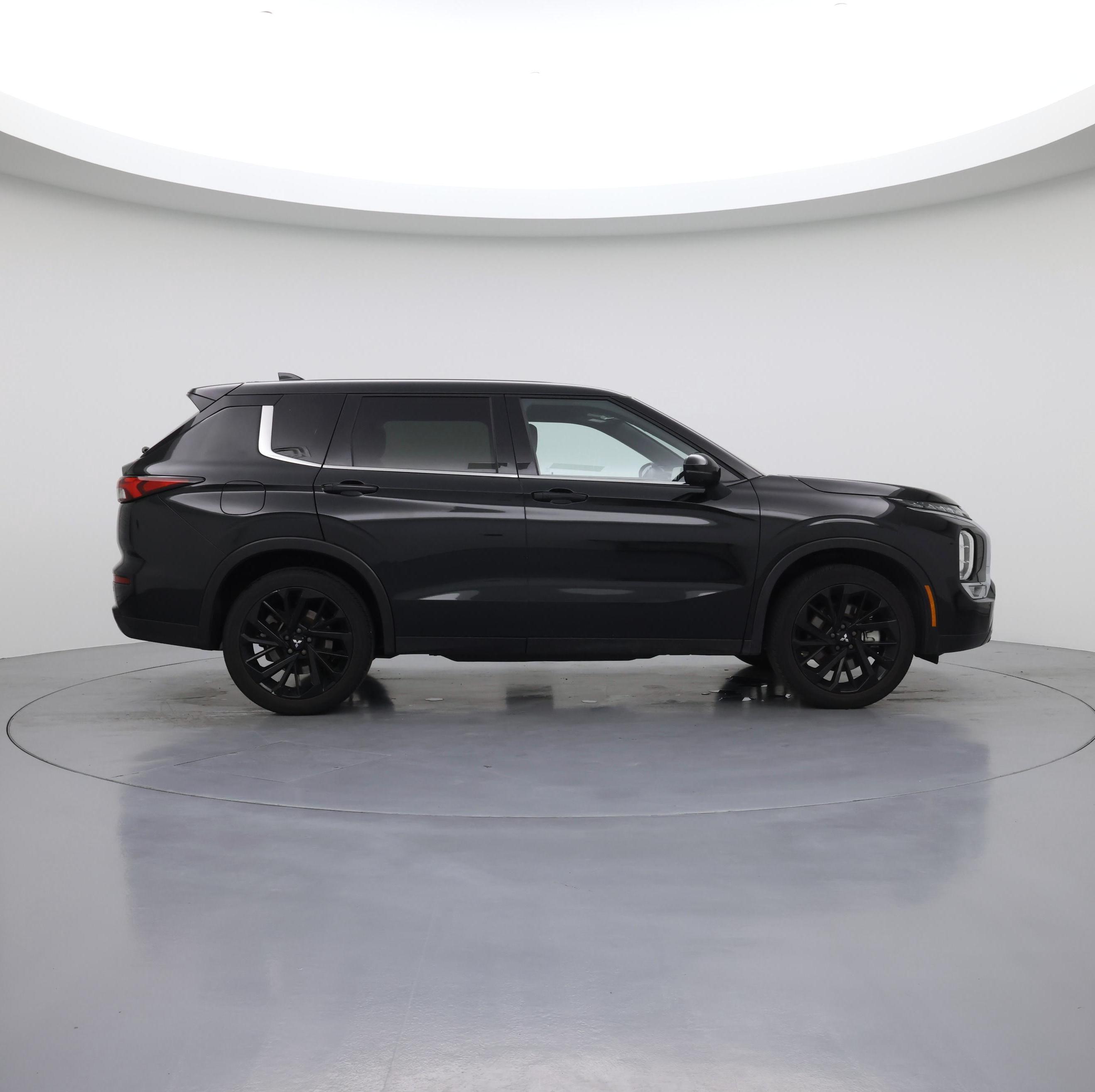 Thumbnail: 2024 Mitsubishi Outlander - 7