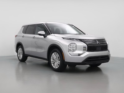 Silver 2024 Mitsubishi Outlander ES