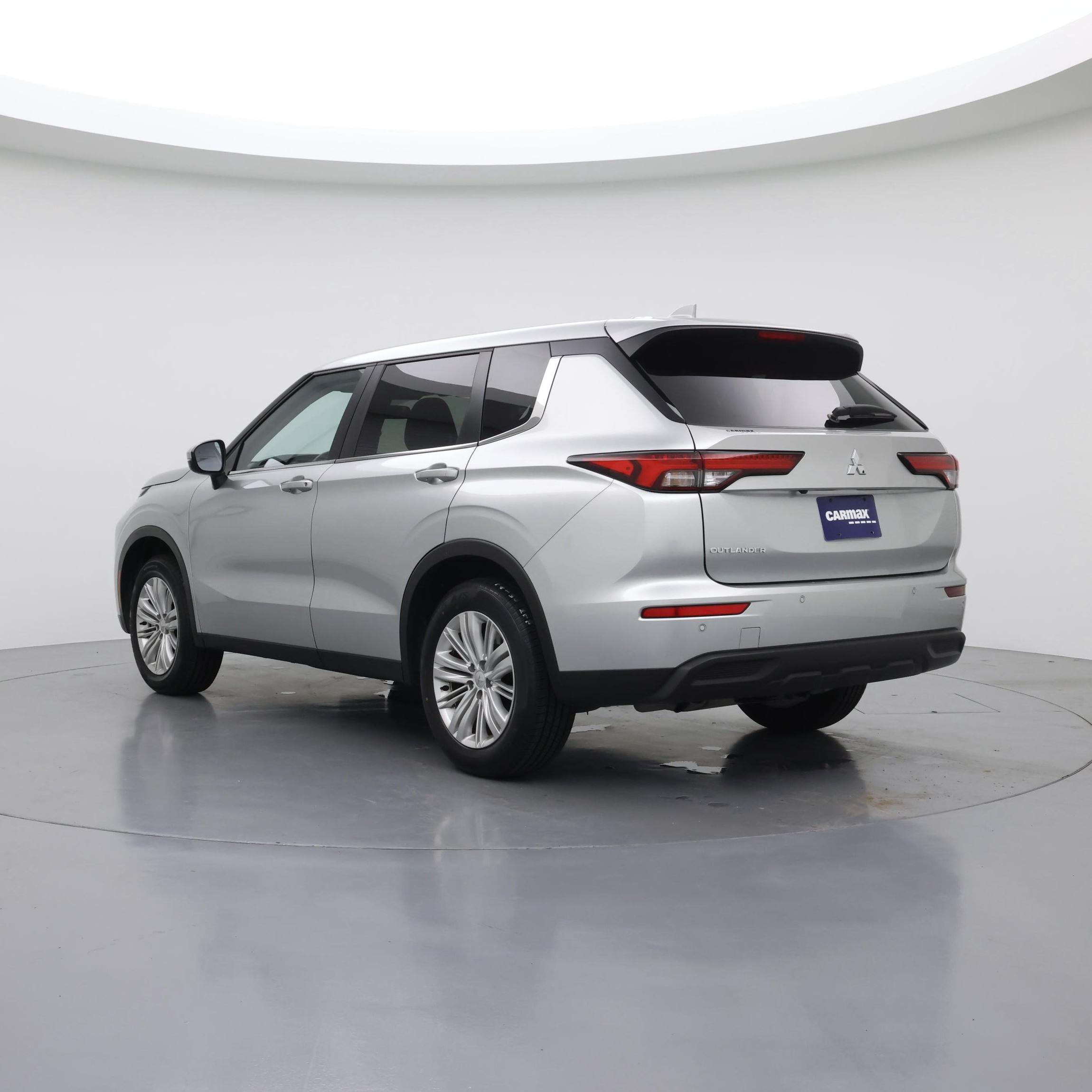 Thumbnail: 2024 Mitsubishi Outlander - 2