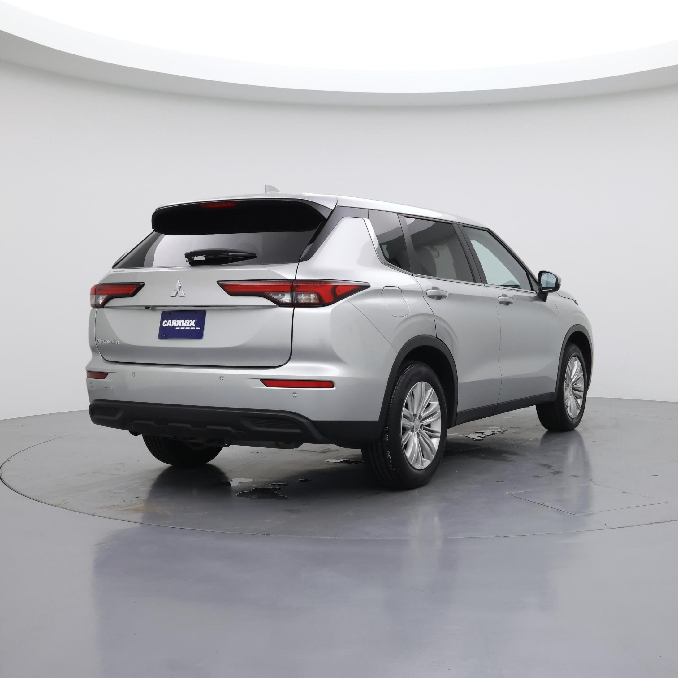 Thumbnail: 2024 Mitsubishi Outlander - 8
