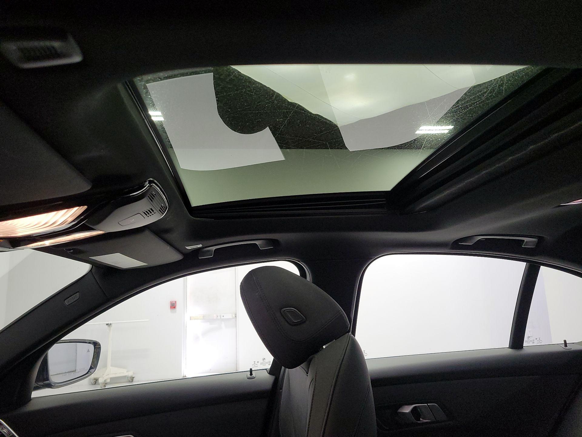 Thumbnail: 2019 BMW 3 Series - 20