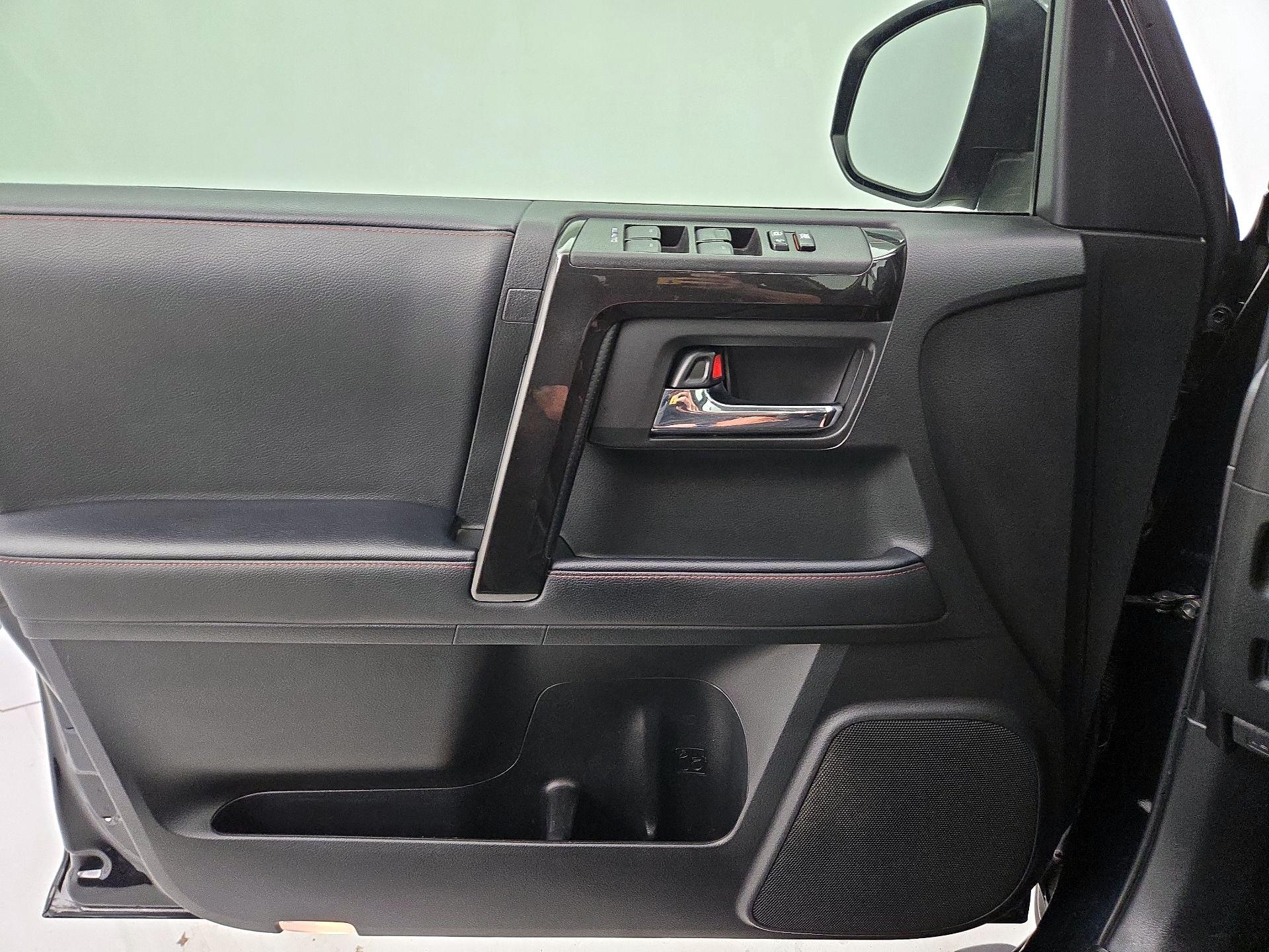 Thumbnail: 2021 Toyota 4Runner - 12