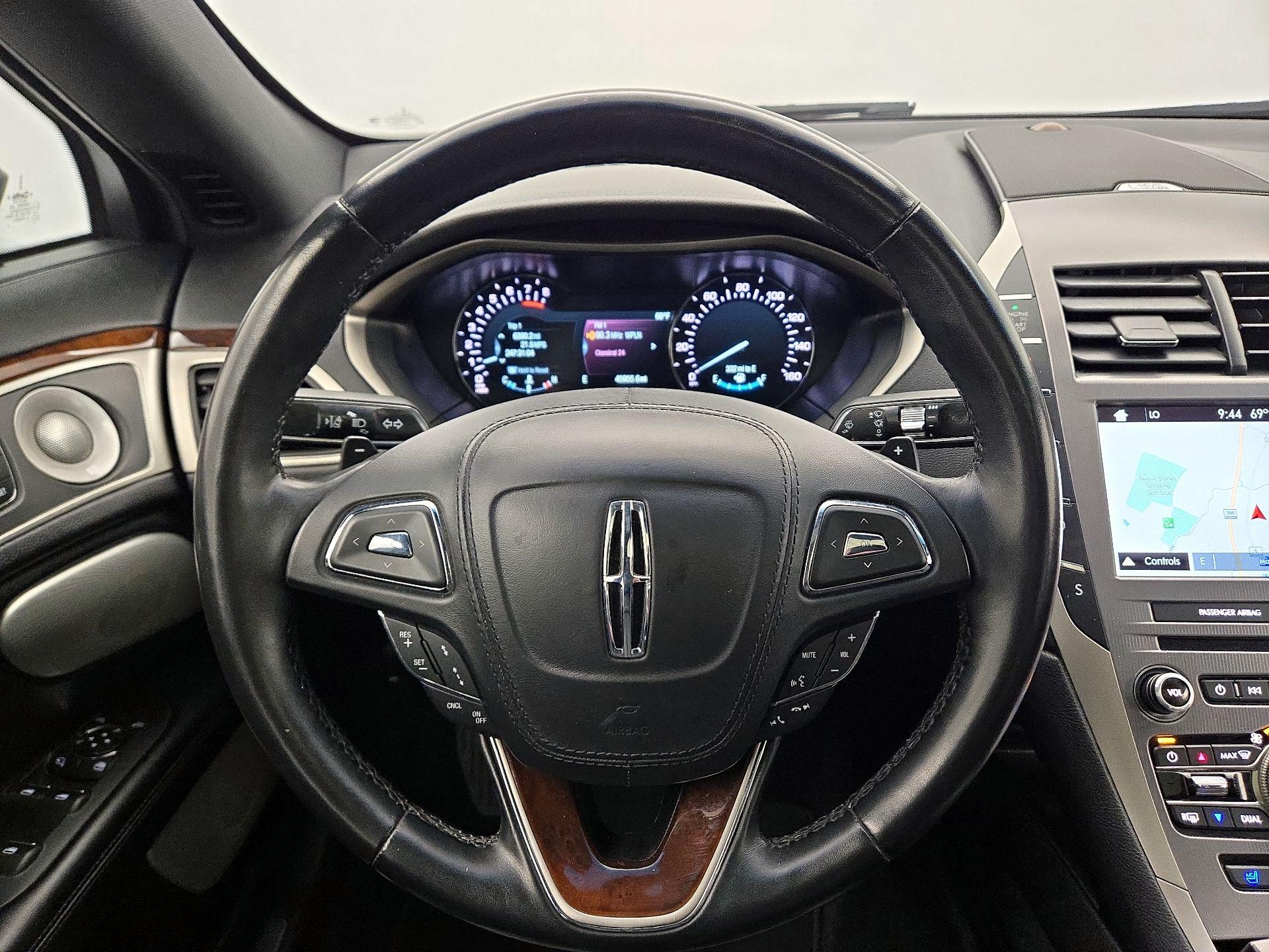 Thumbnail: 2017 Lincoln MKZ - 10