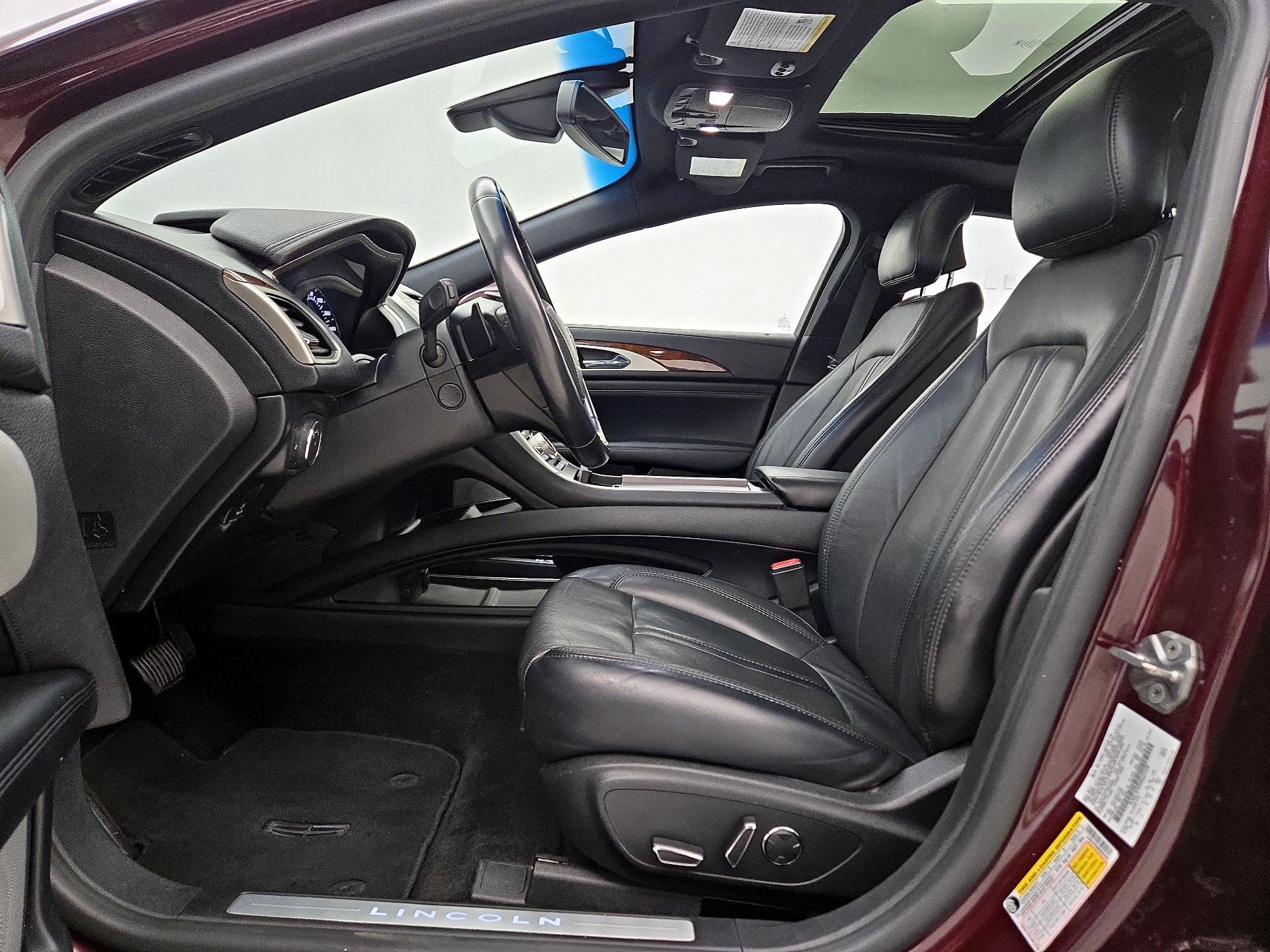 Thumbnail: 2017 Lincoln MKZ - 11