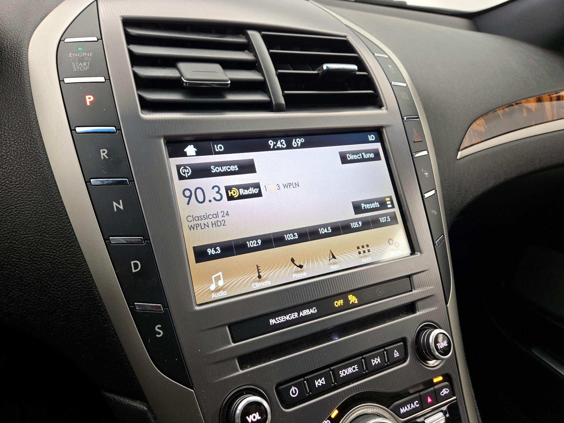 Thumbnail: 2017 Lincoln MKZ - 16