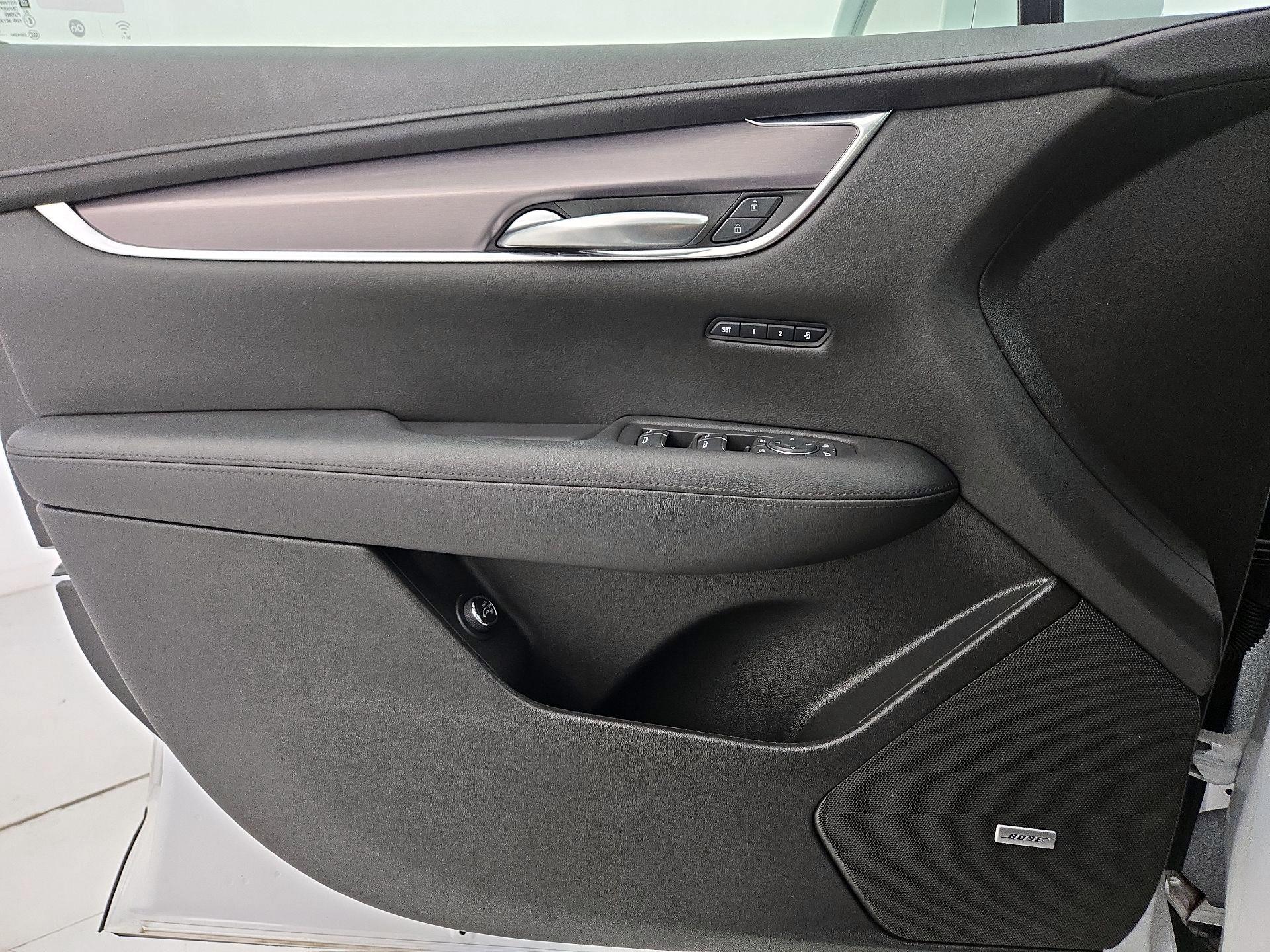 Thumbnail: 2019 Cadillac XT5 - 12