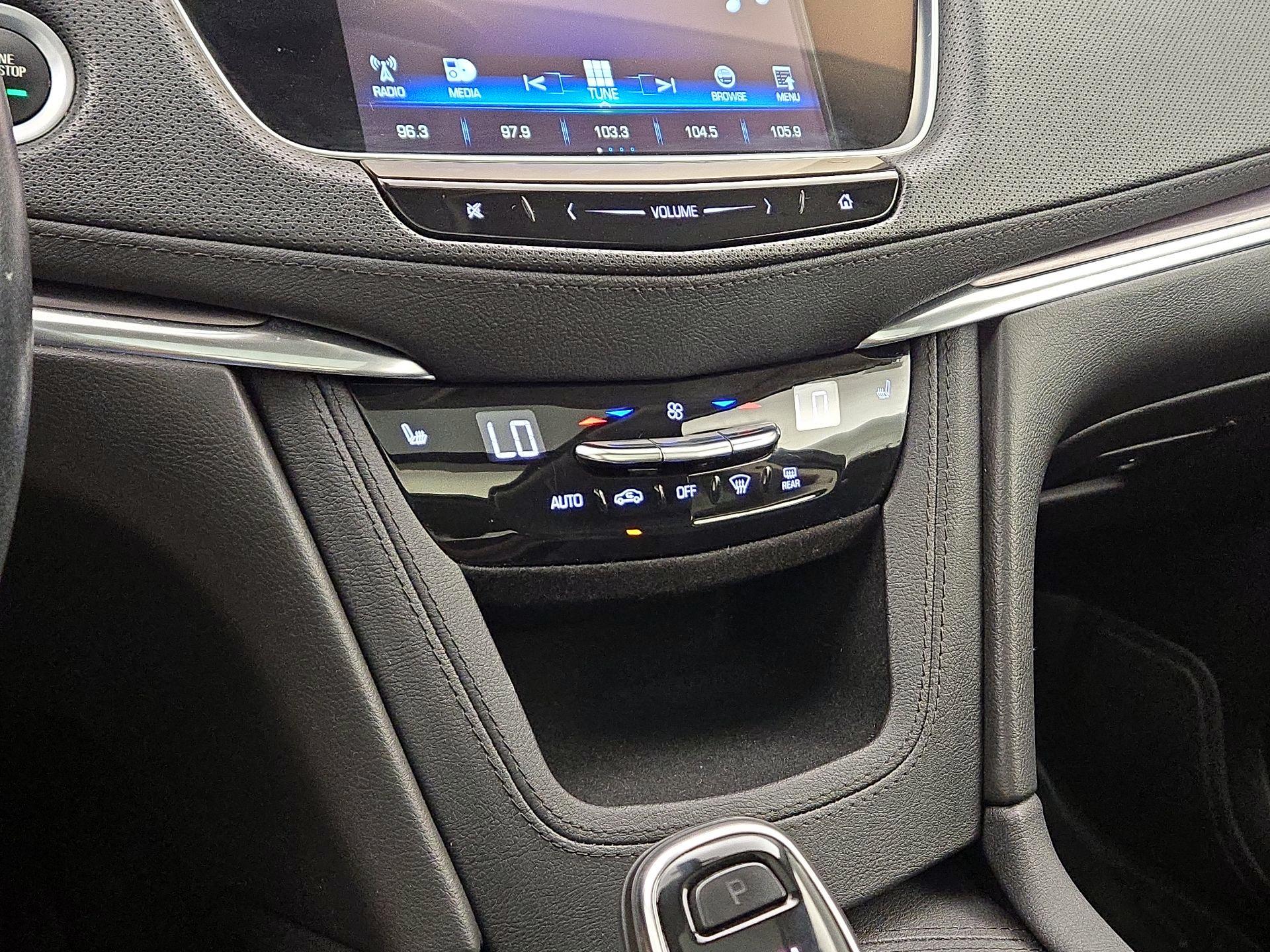 Thumbnail: 2019 Cadillac XT5 - 16