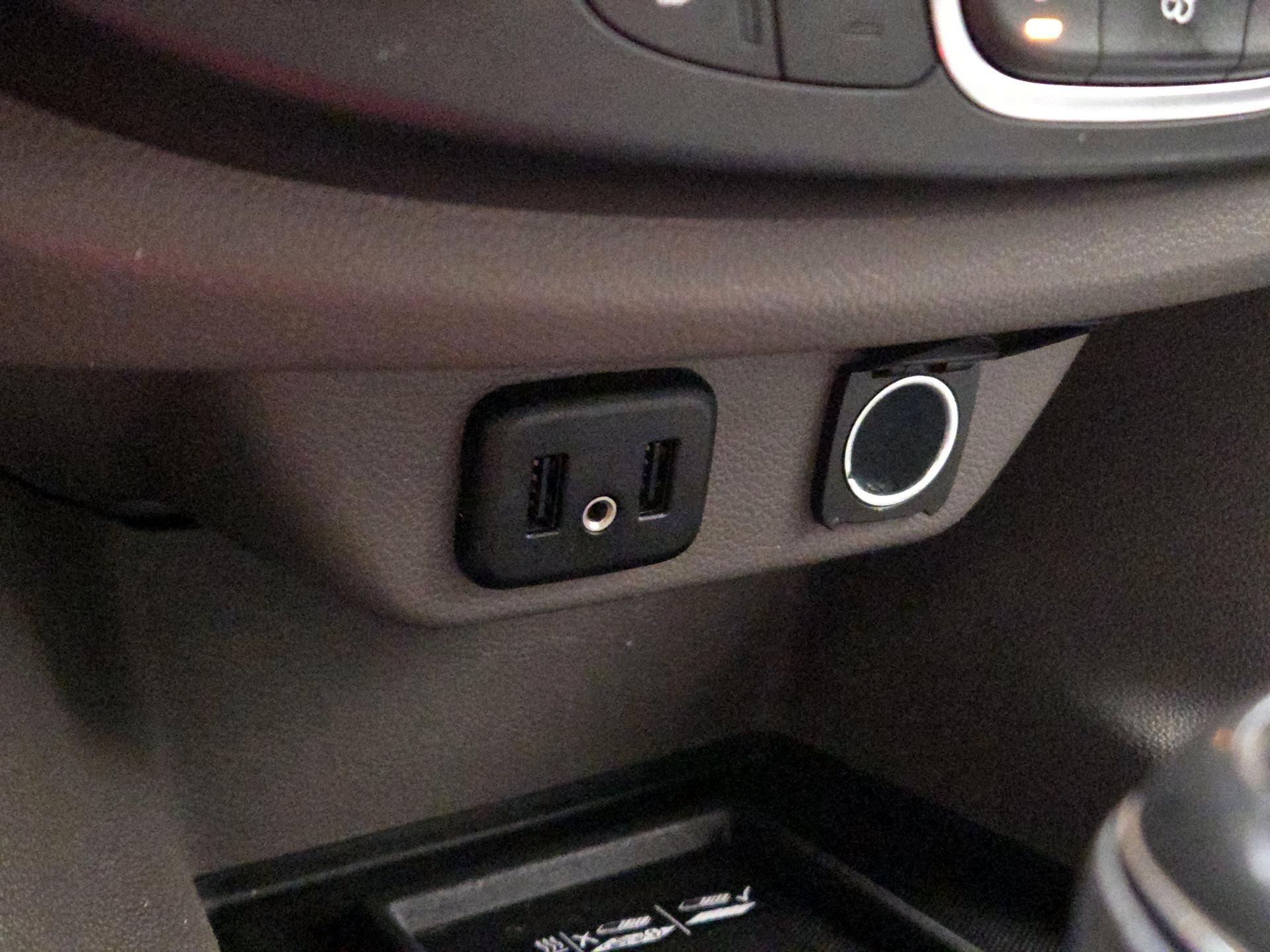 Thumbnail: 2019 Chevrolet Traverse - 18