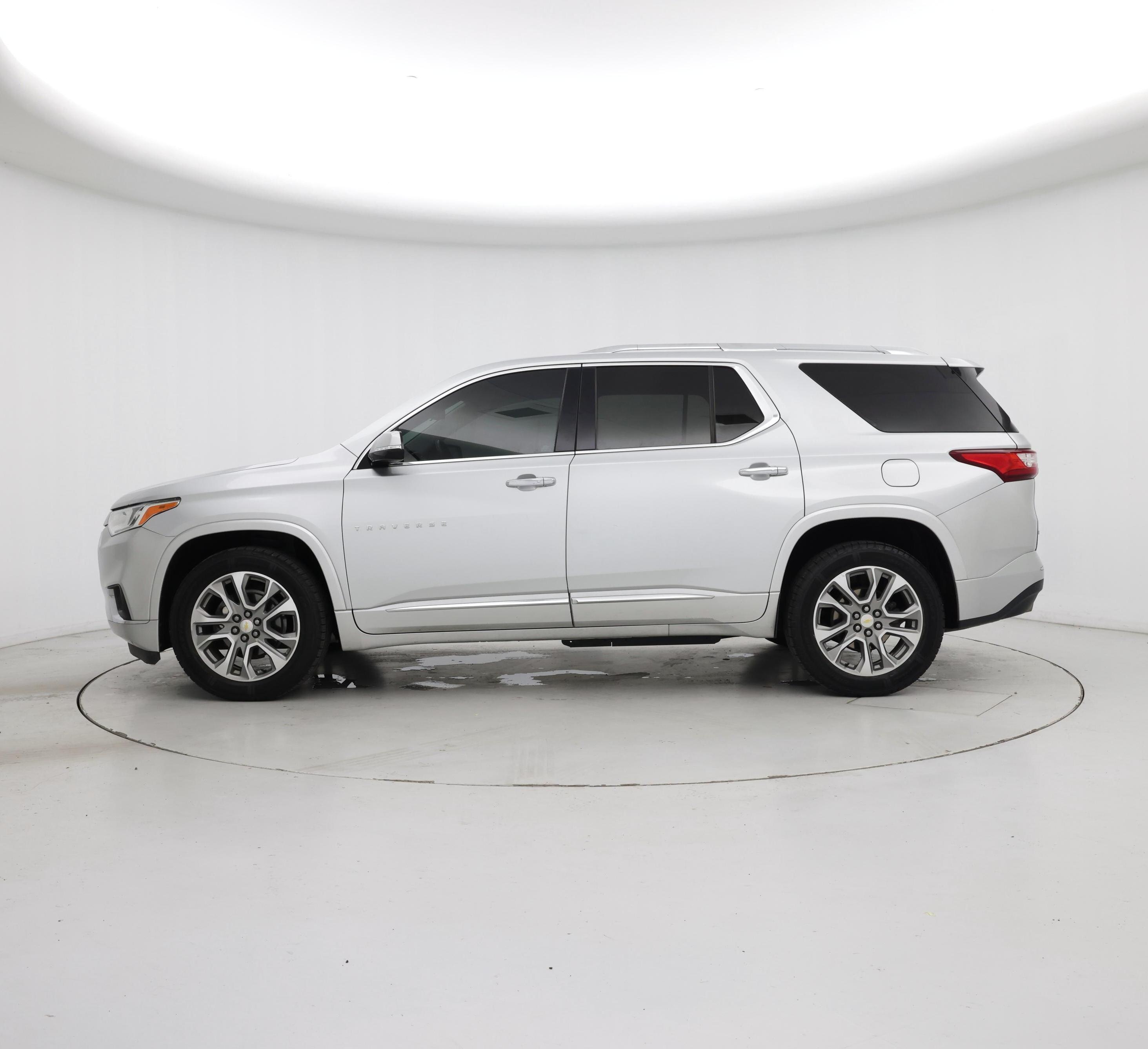 Thumbnail: 2019 Chevrolet Traverse - 3