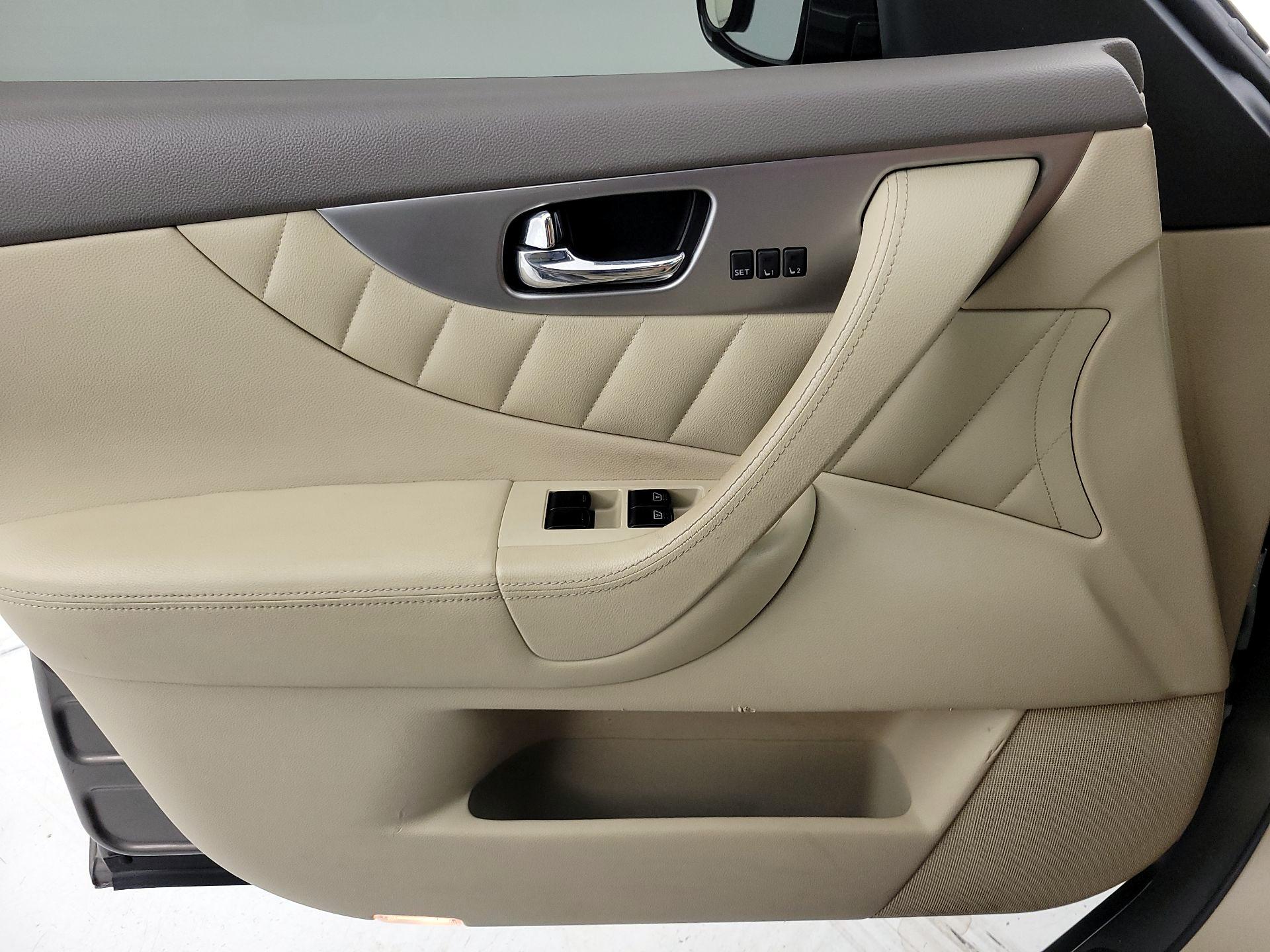 Thumbnail: 2014 INFINITI QX70 - 12