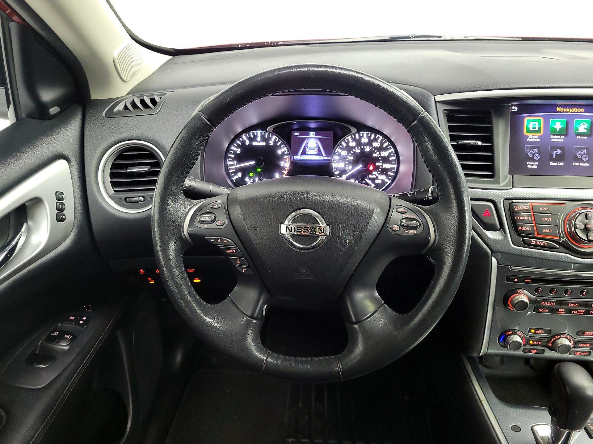 Thumbnail: 2017 Nissan Pathfinder - 10