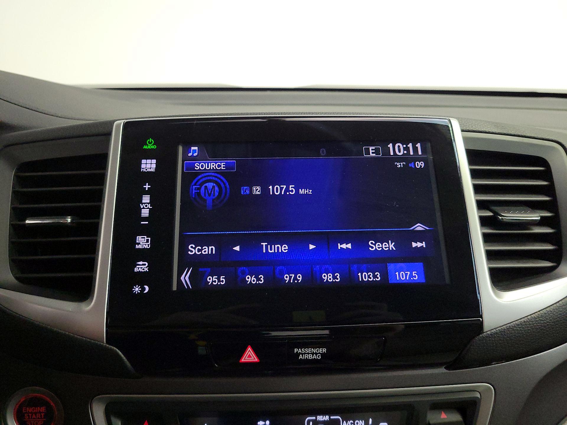 Thumbnail: 2016 Honda Pilot - 15