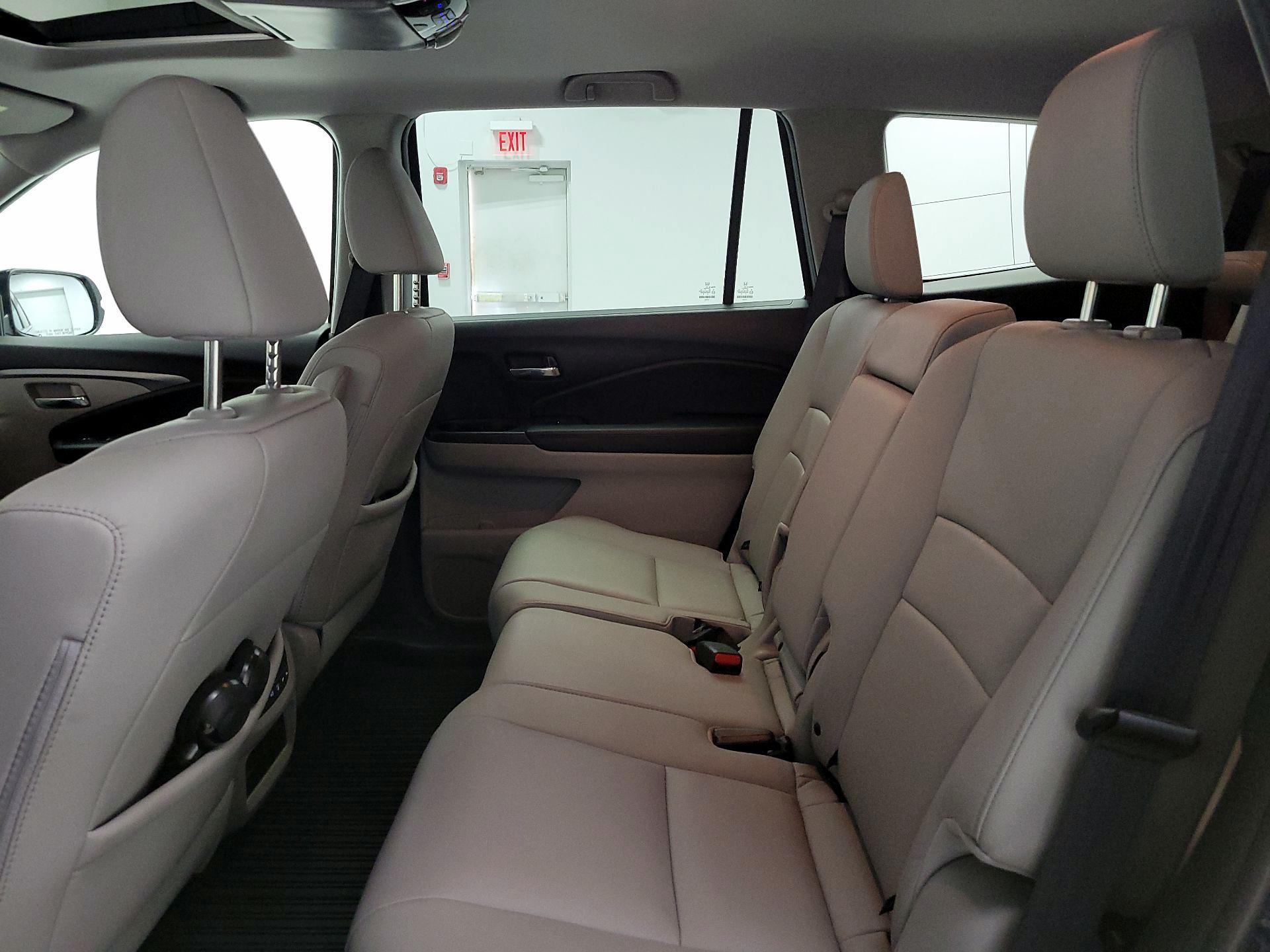 Thumbnail: 2016 Honda Pilot - 20