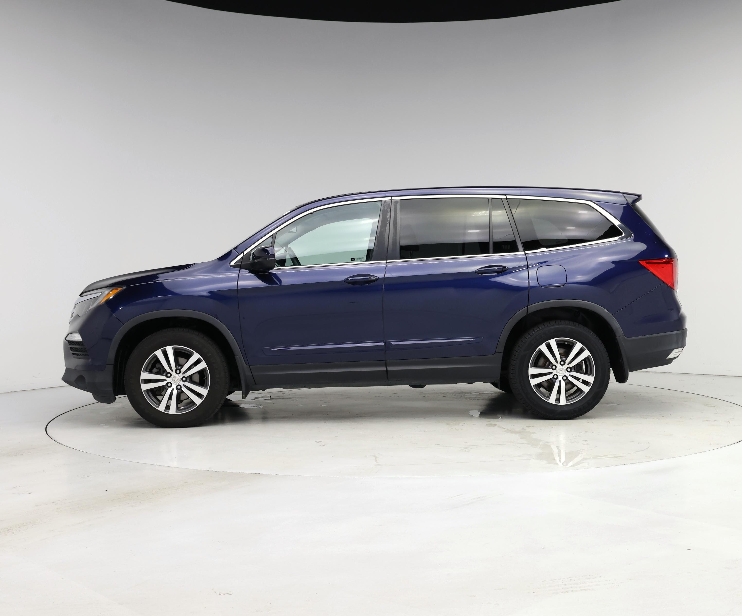 Thumbnail: 2016 Honda Pilot - 3