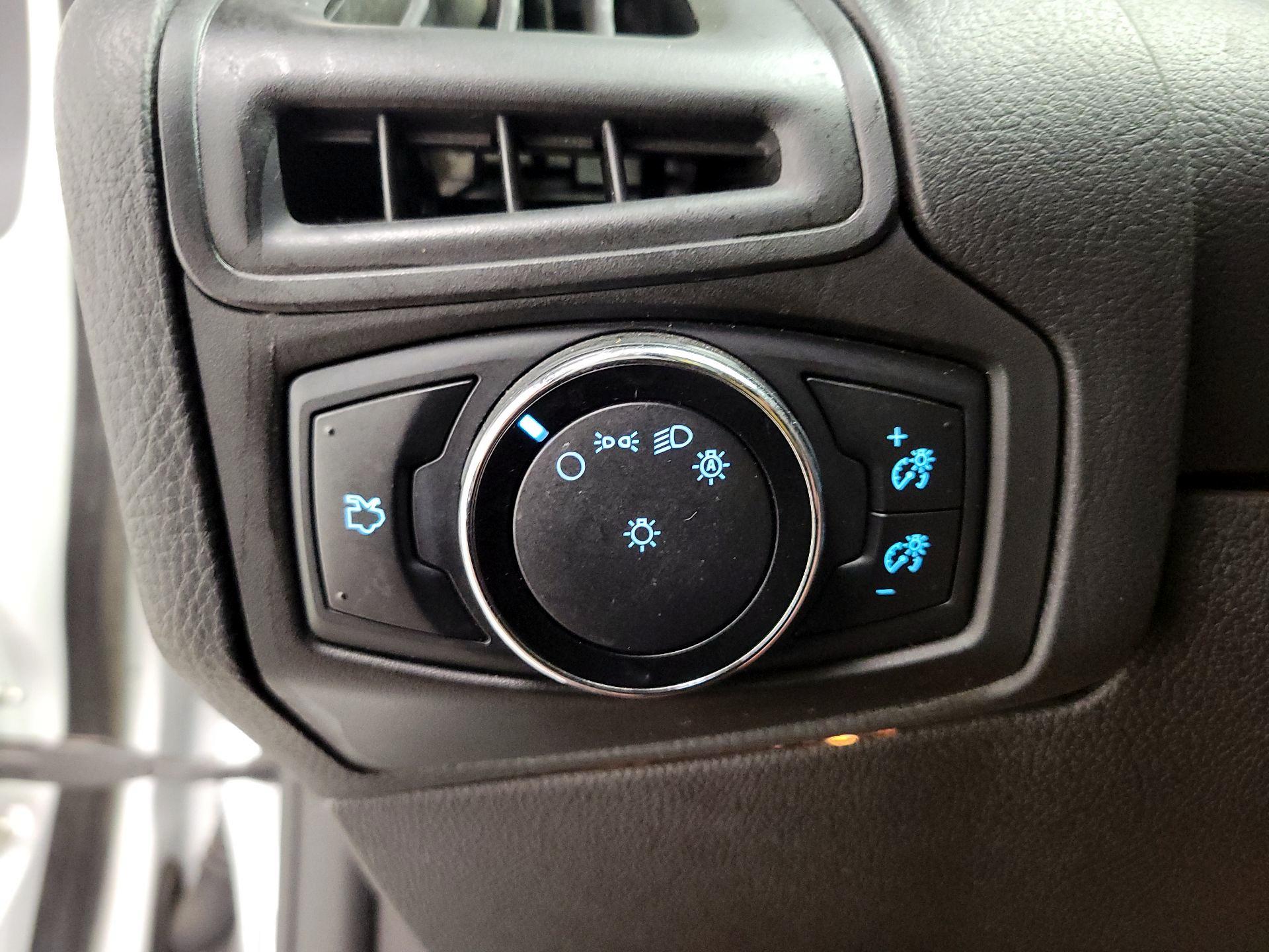 Thumbnail: 2014 Ford Focus - 13