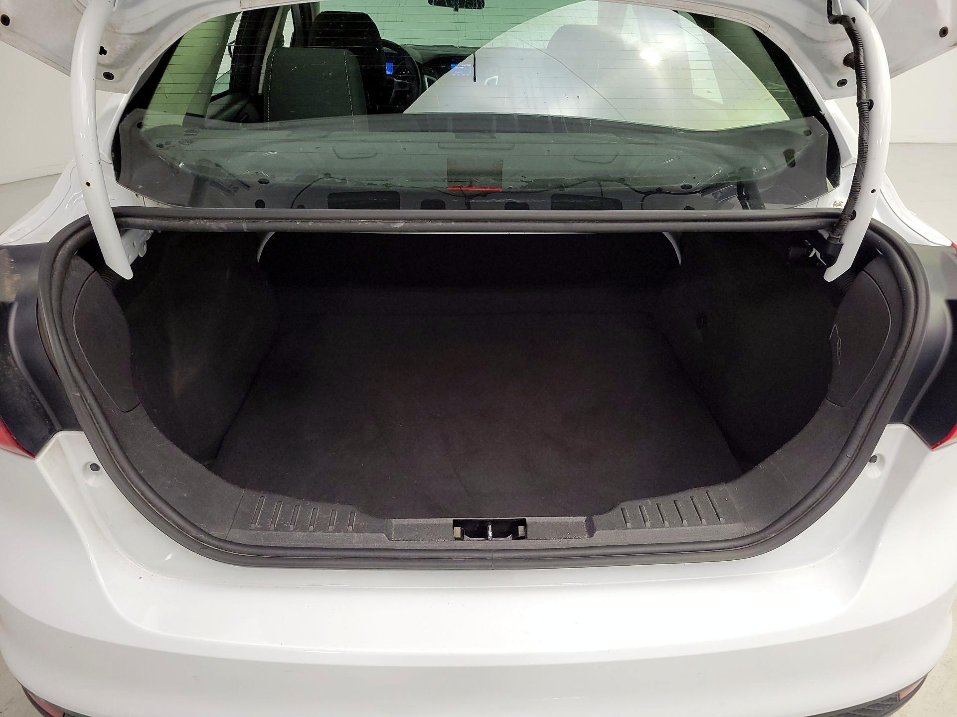 Thumbnail: 2014 Ford Focus - 19