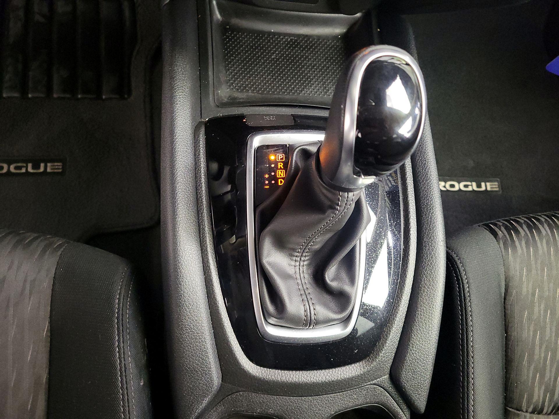 Thumbnail: 2019 Nissan Rogue - 17