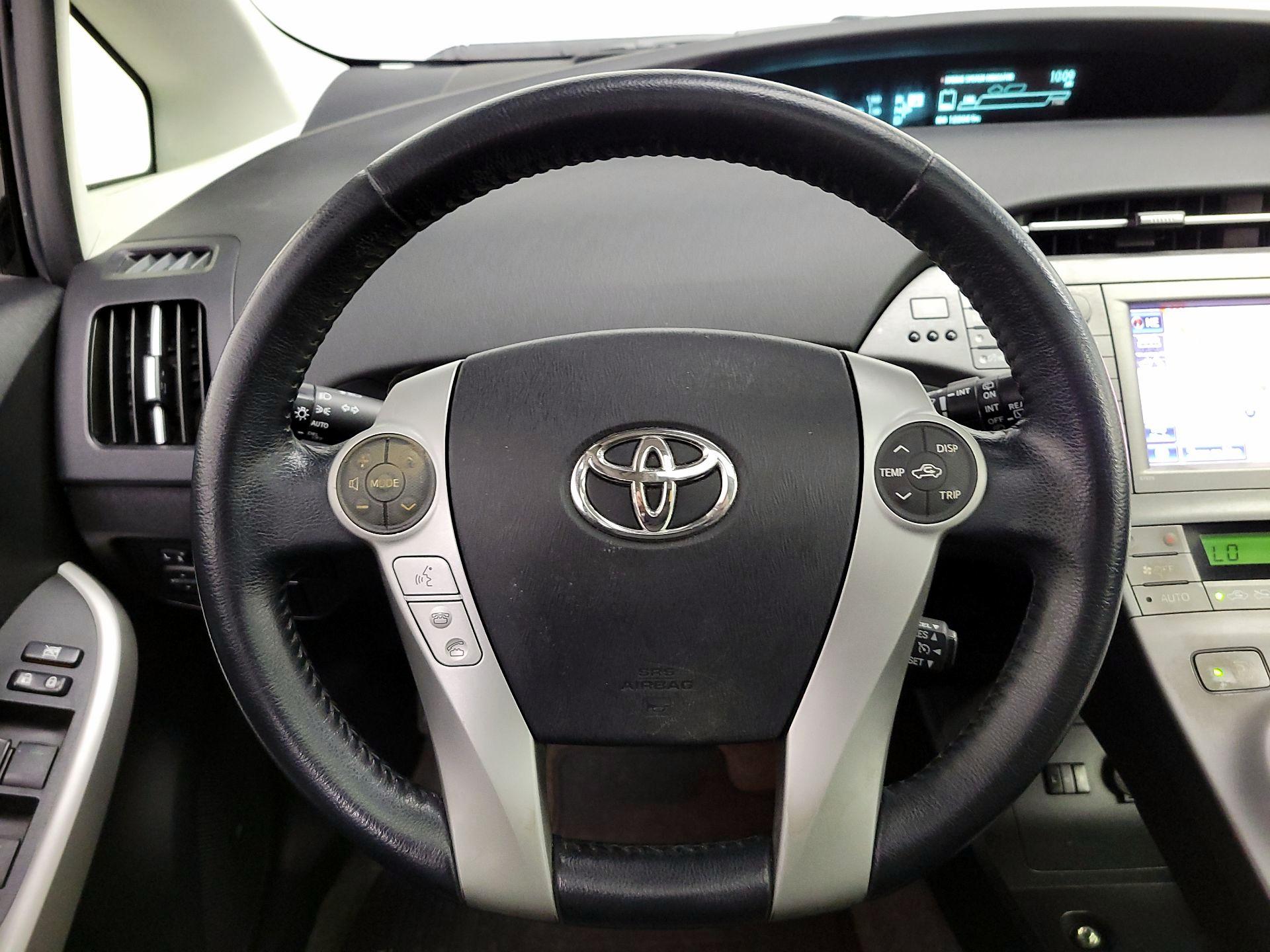 Thumbnail: 2013 Toyota Prius - 10