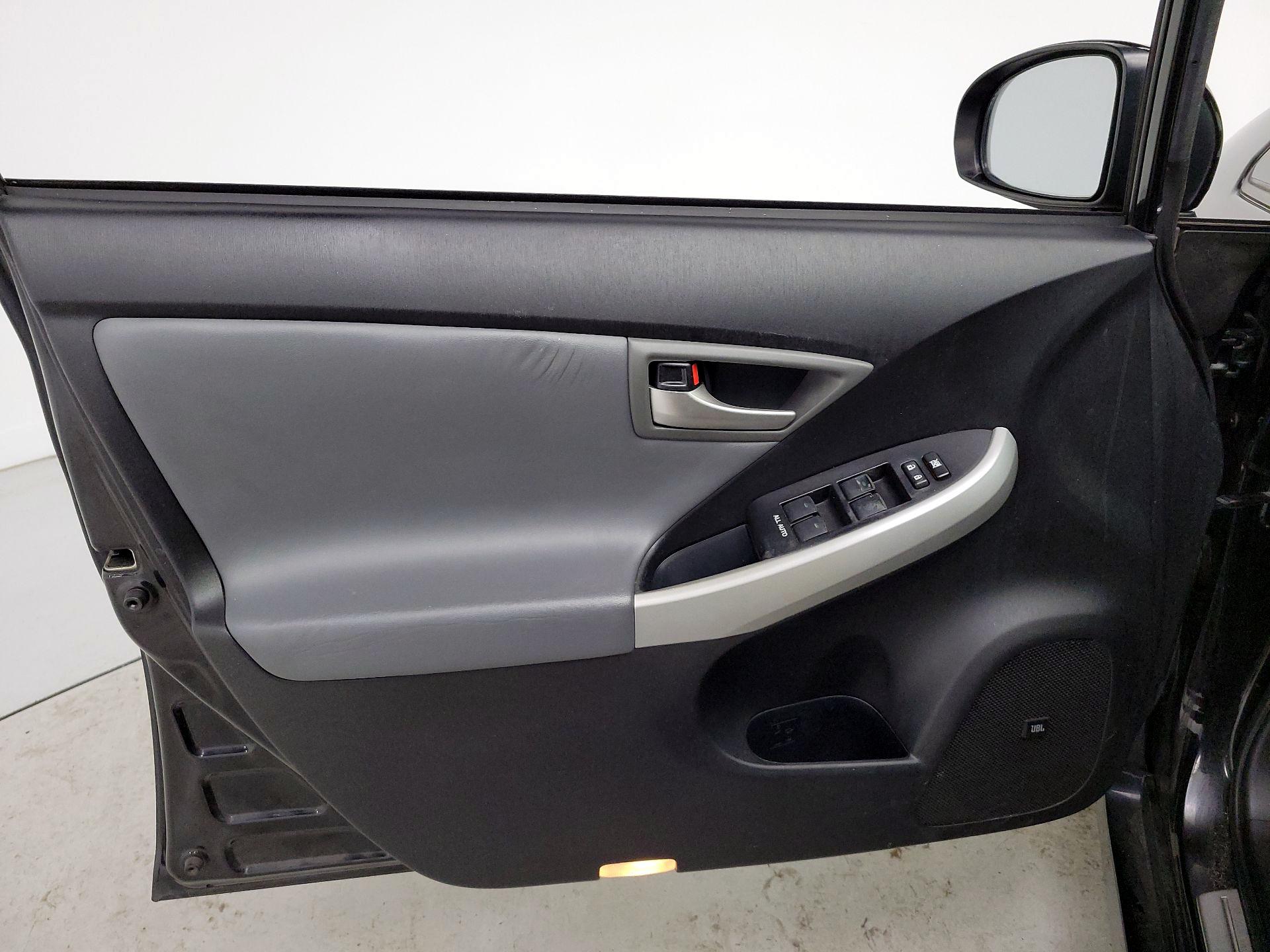 Thumbnail: 2013 Toyota Prius - 12