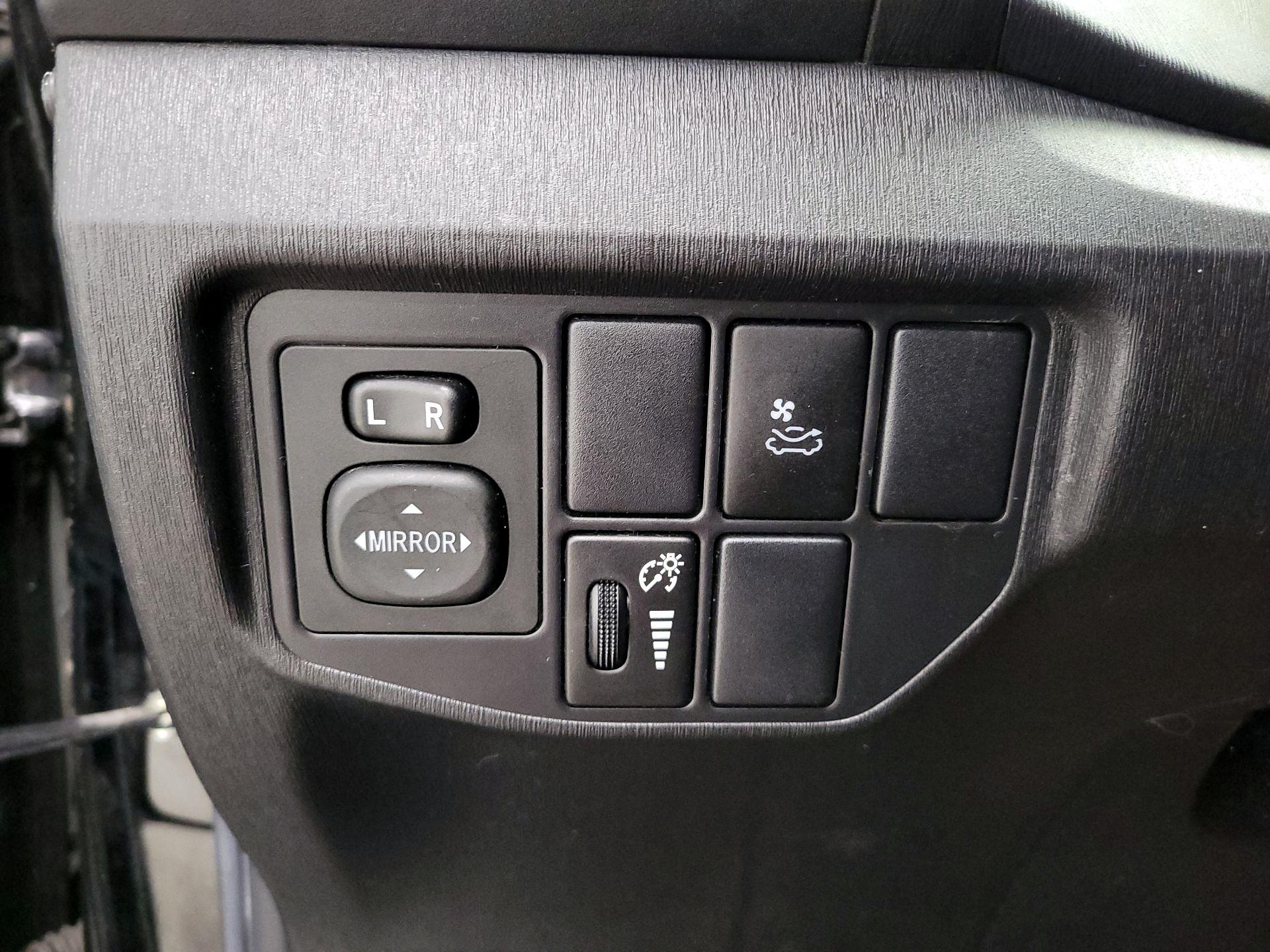 Thumbnail: 2013 Toyota Prius - 13