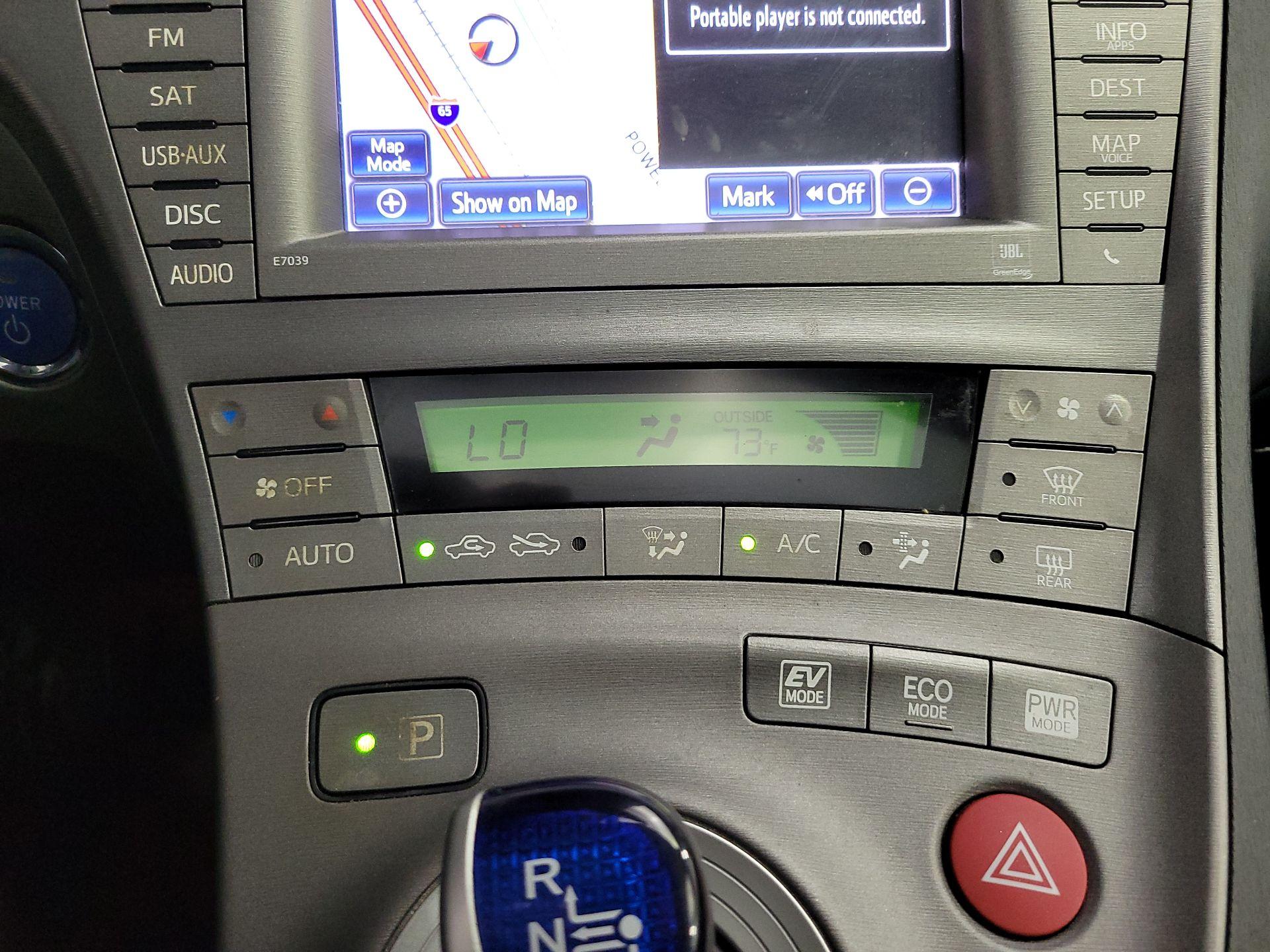 Thumbnail: 2013 Toyota Prius - 17
