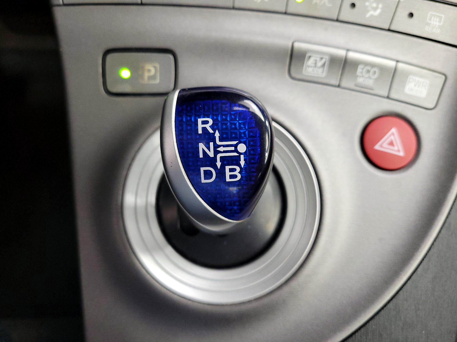 Thumbnail: 2013 Toyota Prius - 18