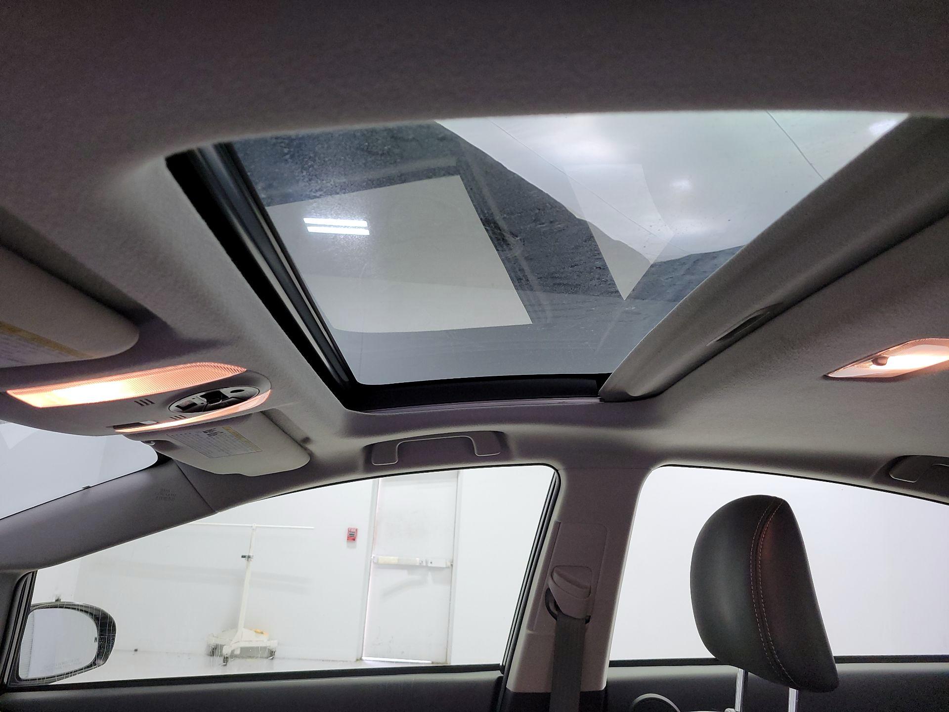 Thumbnail: 2013 Toyota Prius - 20