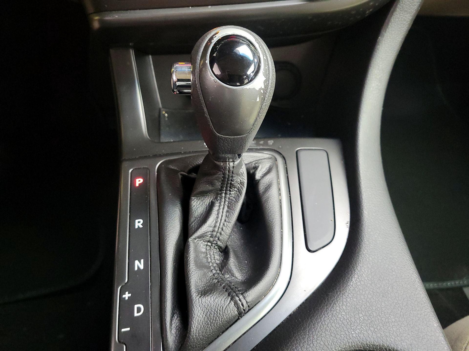 Thumbnail: 2013 Kia Optima - 16