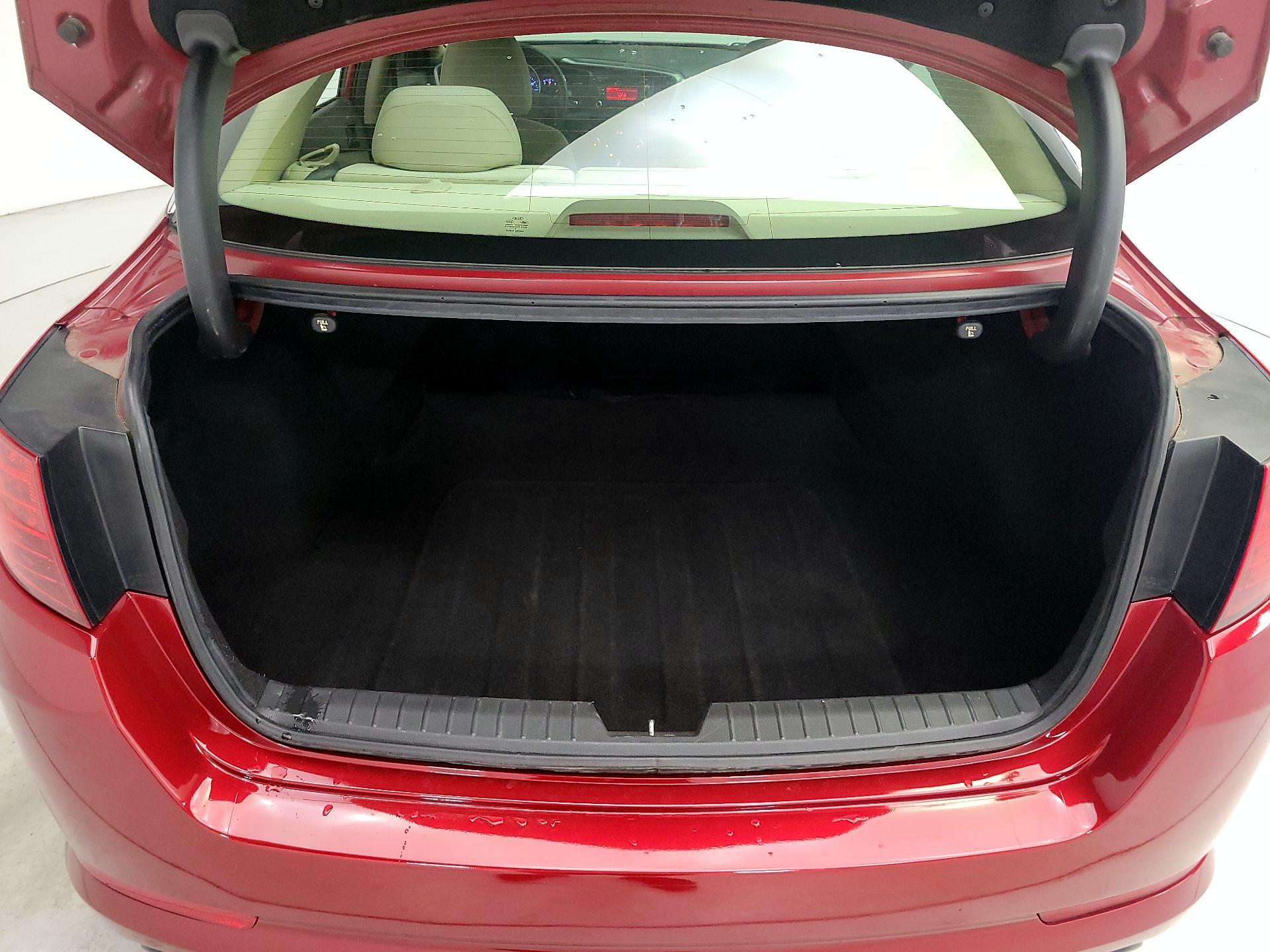 Thumbnail: 2013 Kia Optima - 19
