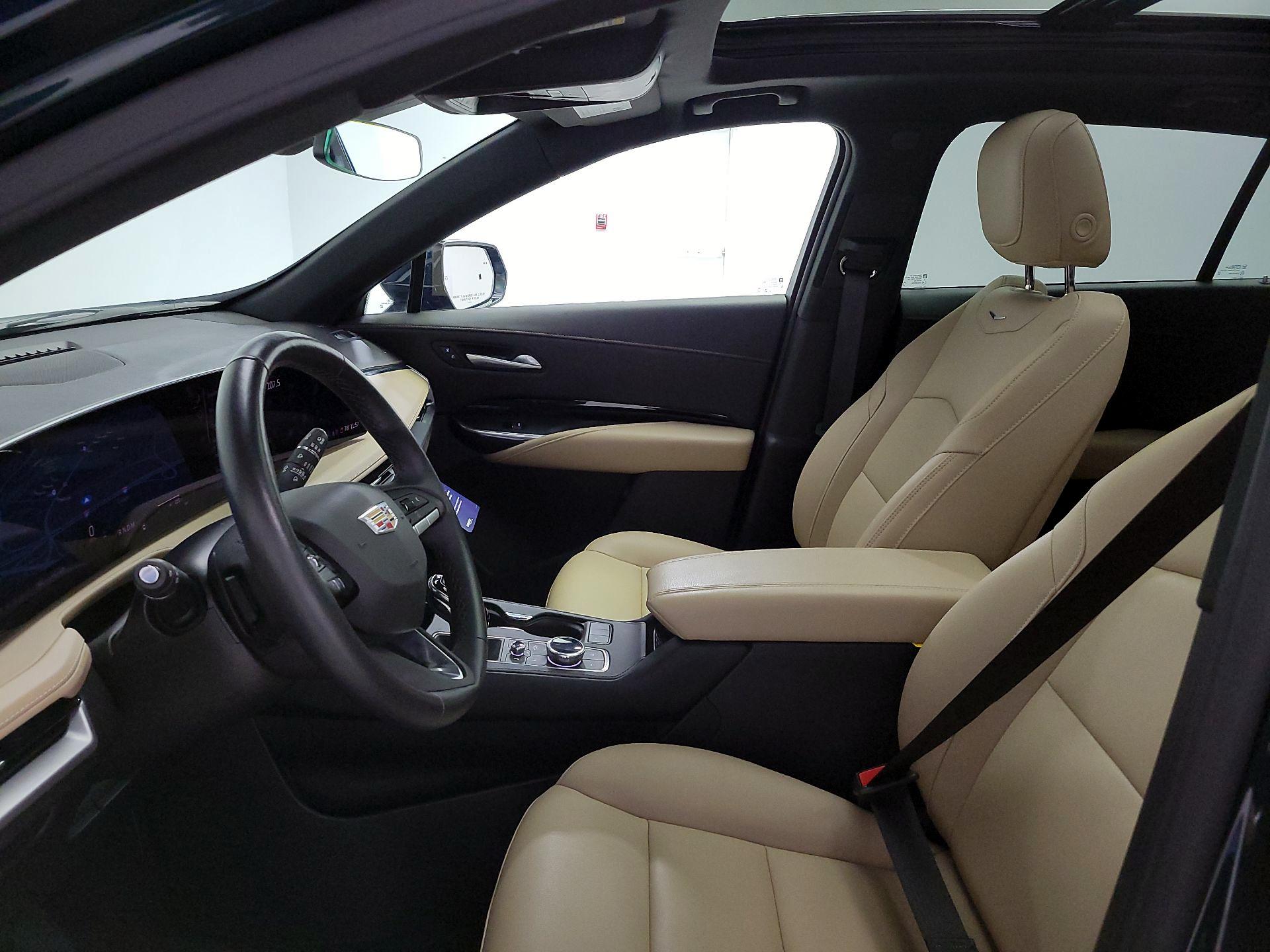 Thumbnail: 2024 Cadillac XT4 - 11