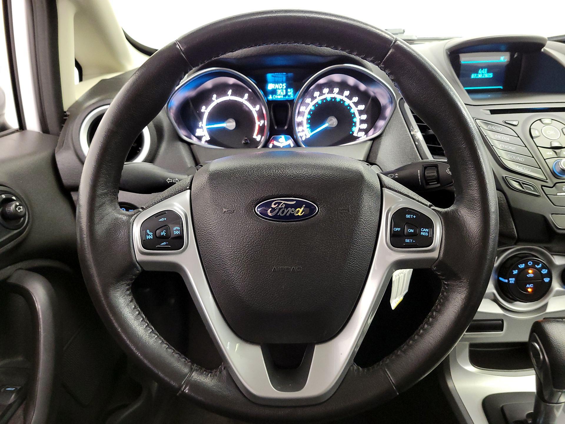 Thumbnail: 2015 Ford Fiesta - 10