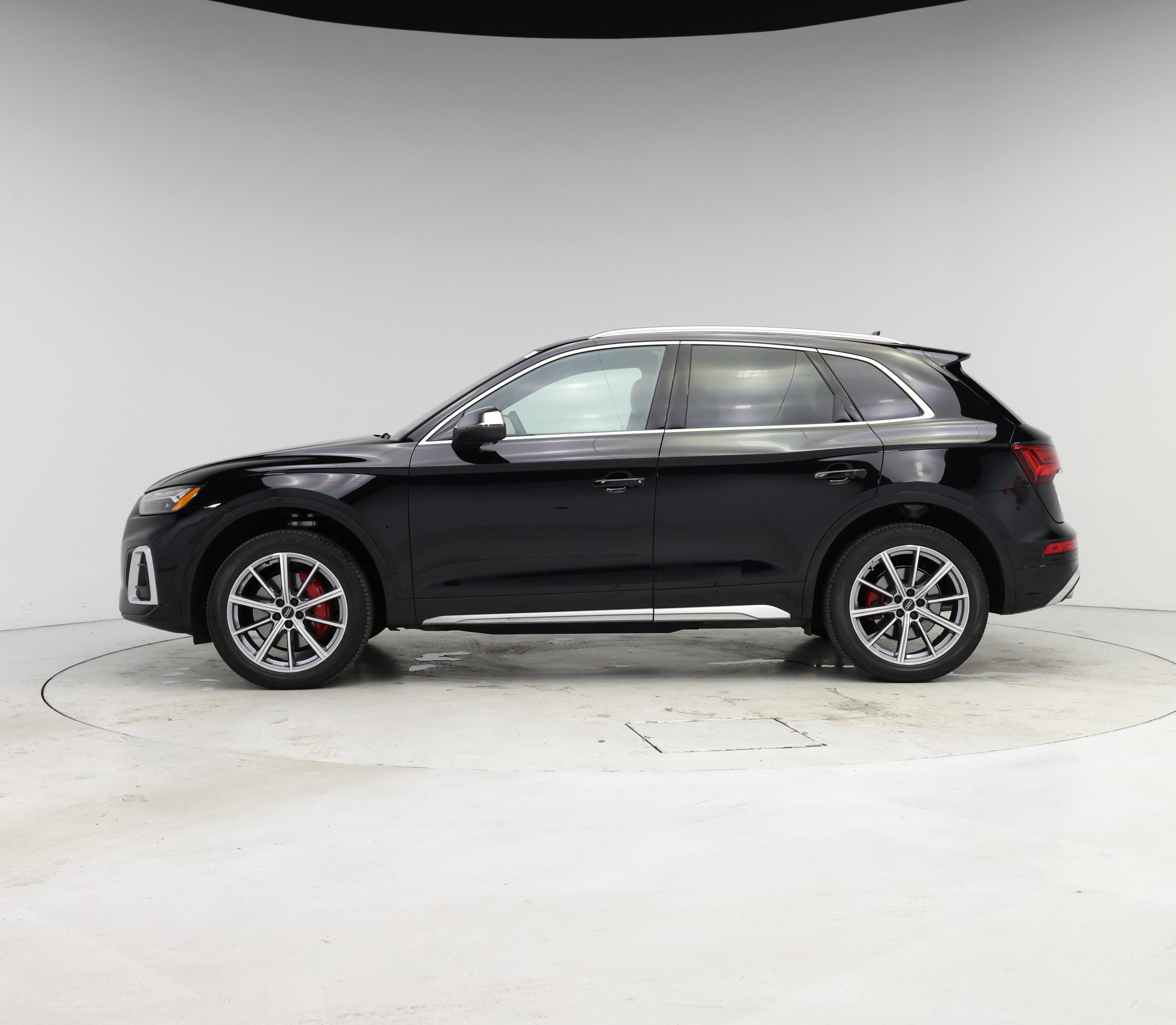 Thumbnail: 2025 Audi SQ5 - 3