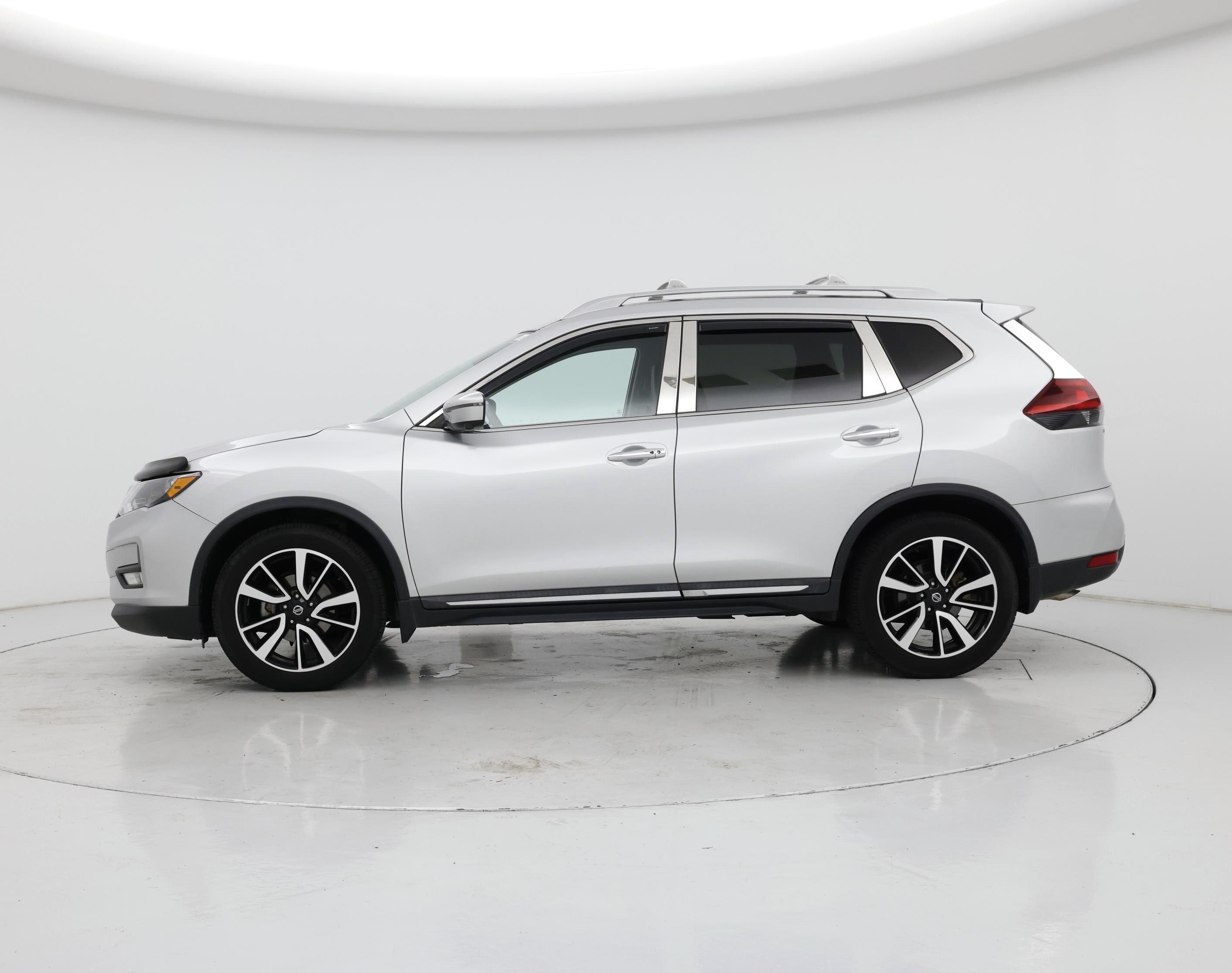 Thumbnail: 2020 Nissan Rogue - 3
