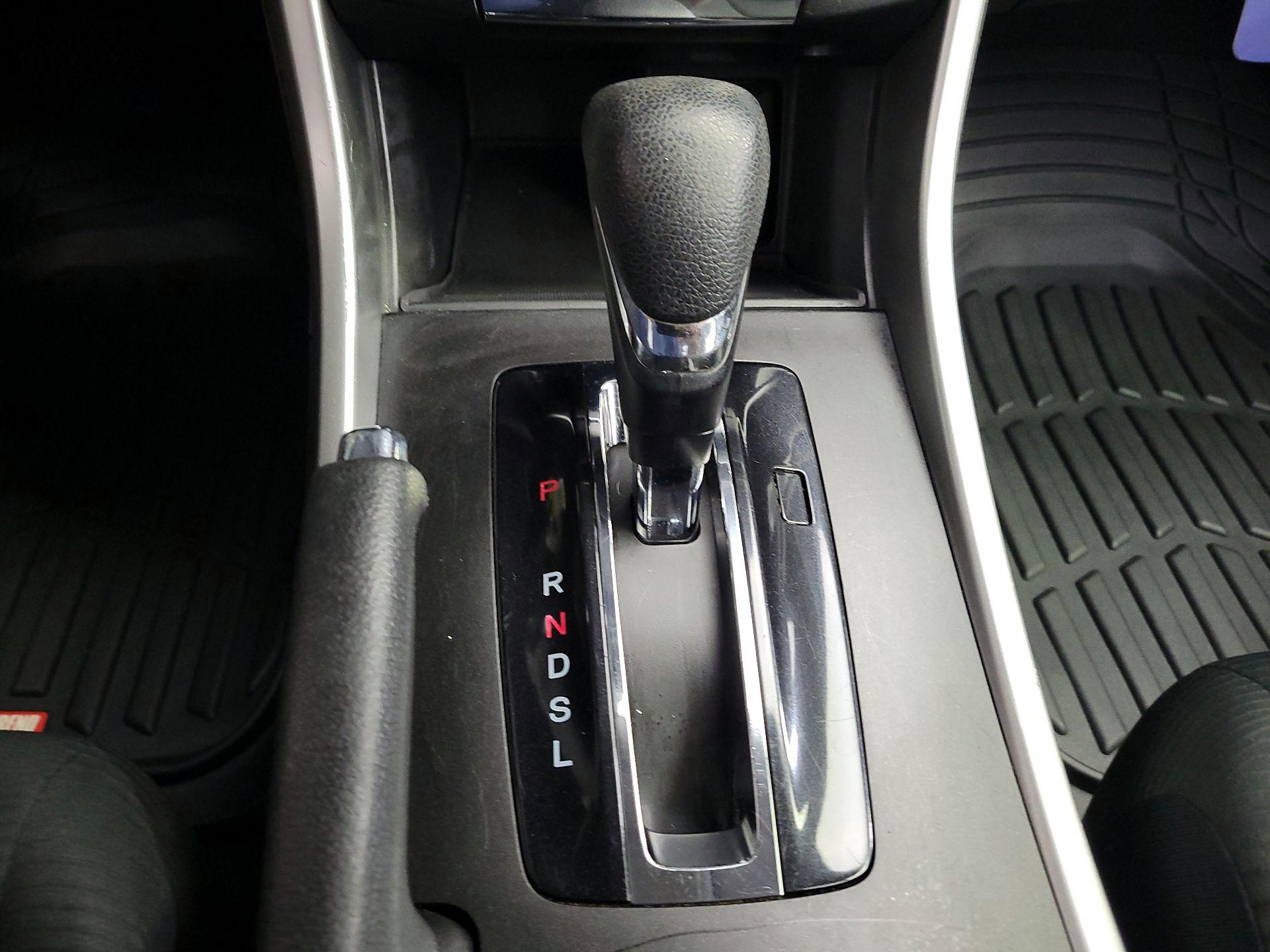 Thumbnail: 2015 Honda Accord - 17