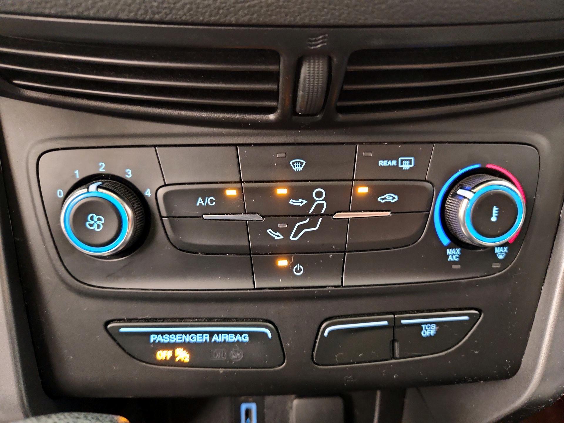 Thumbnail: 2017 Ford Escape - 16