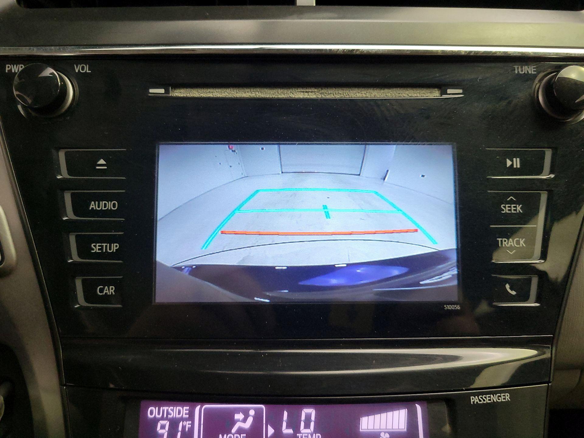 Thumbnail: 2015 Toyota Prius v - 14