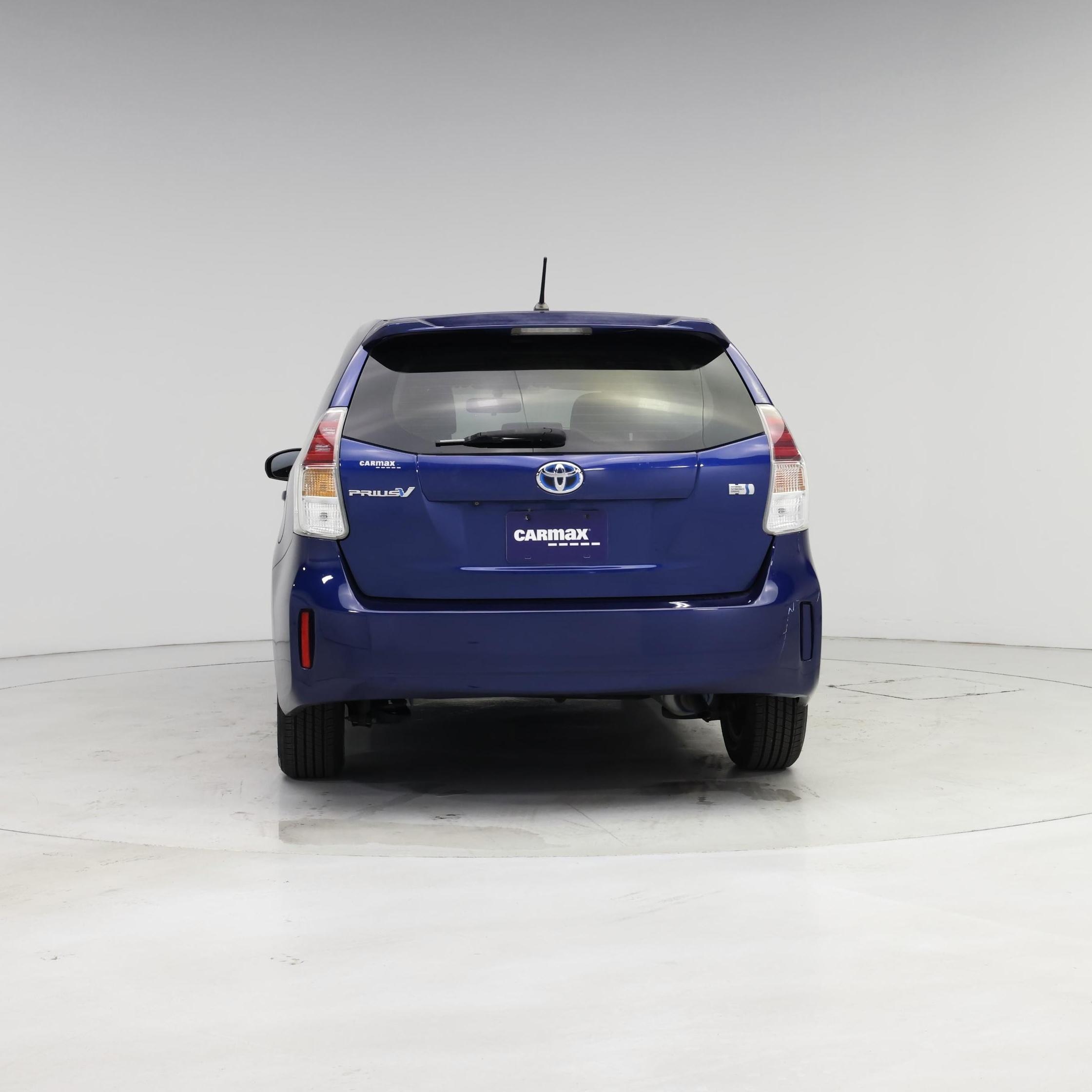 Thumbnail: 2015 Toyota Prius v - 6
